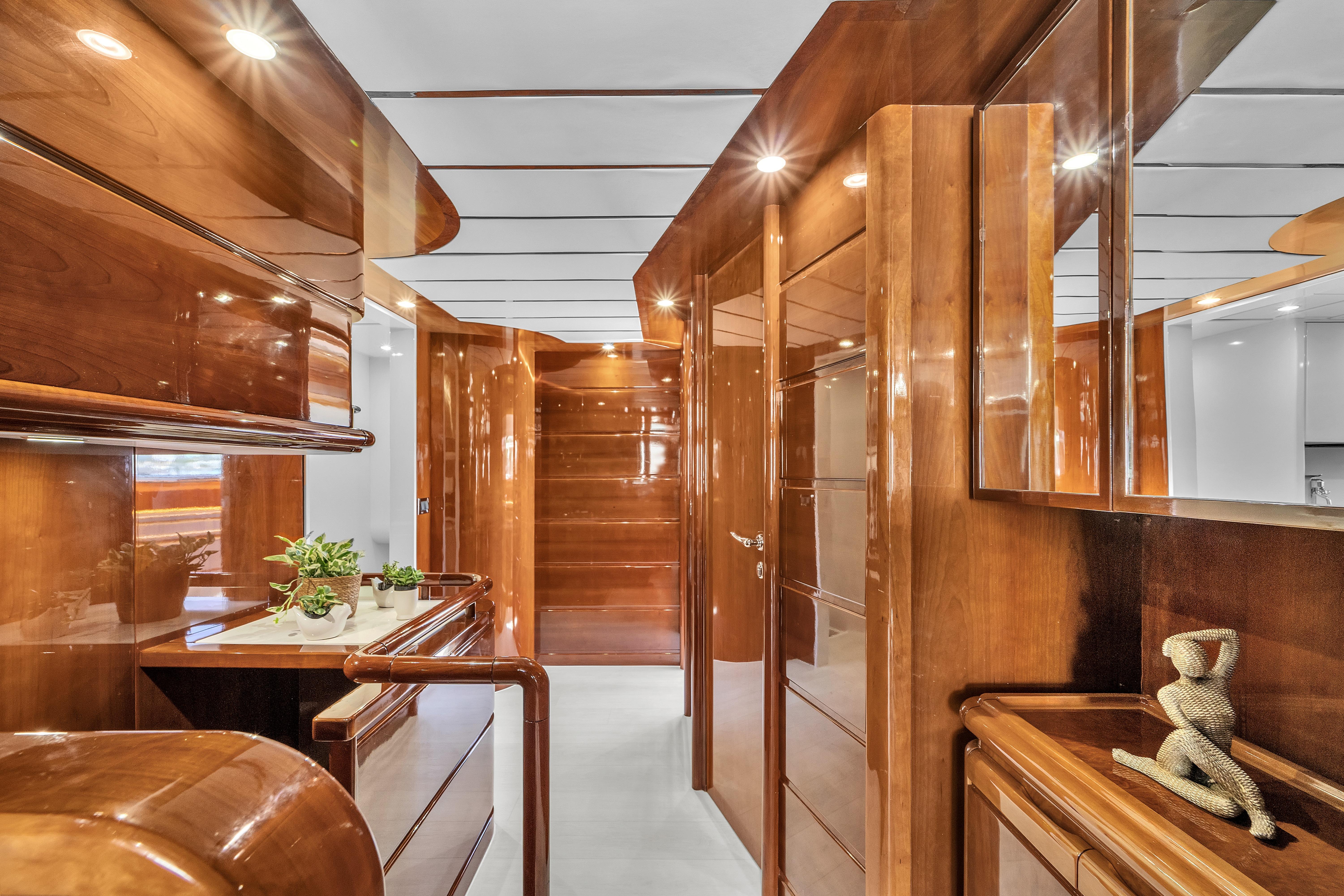 2002 Ferretti Yachts Custom Line 94 en venta (photo 45)