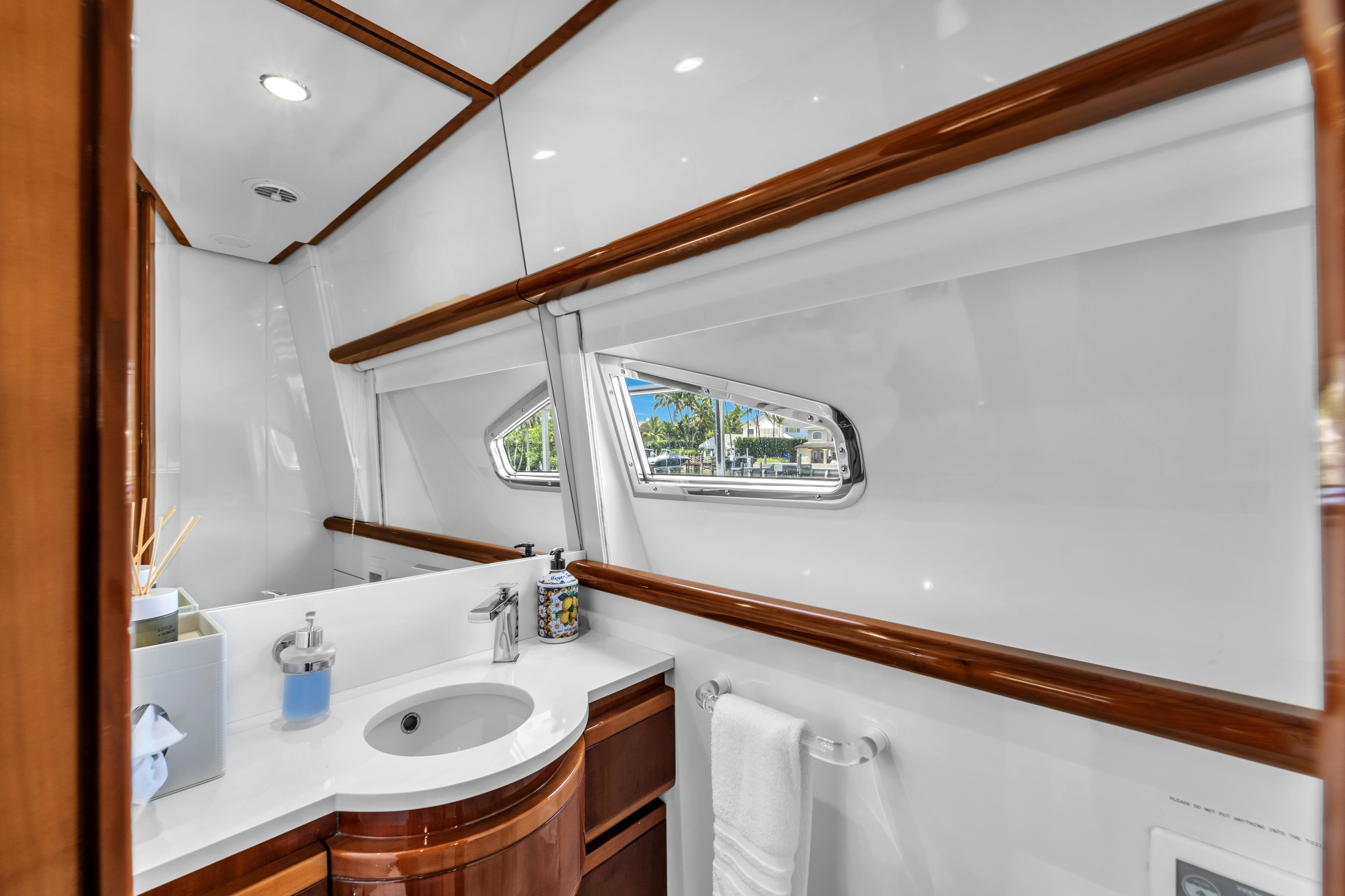 2002 Ferretti Yachts Custom Line 94 en venta (photo 46)