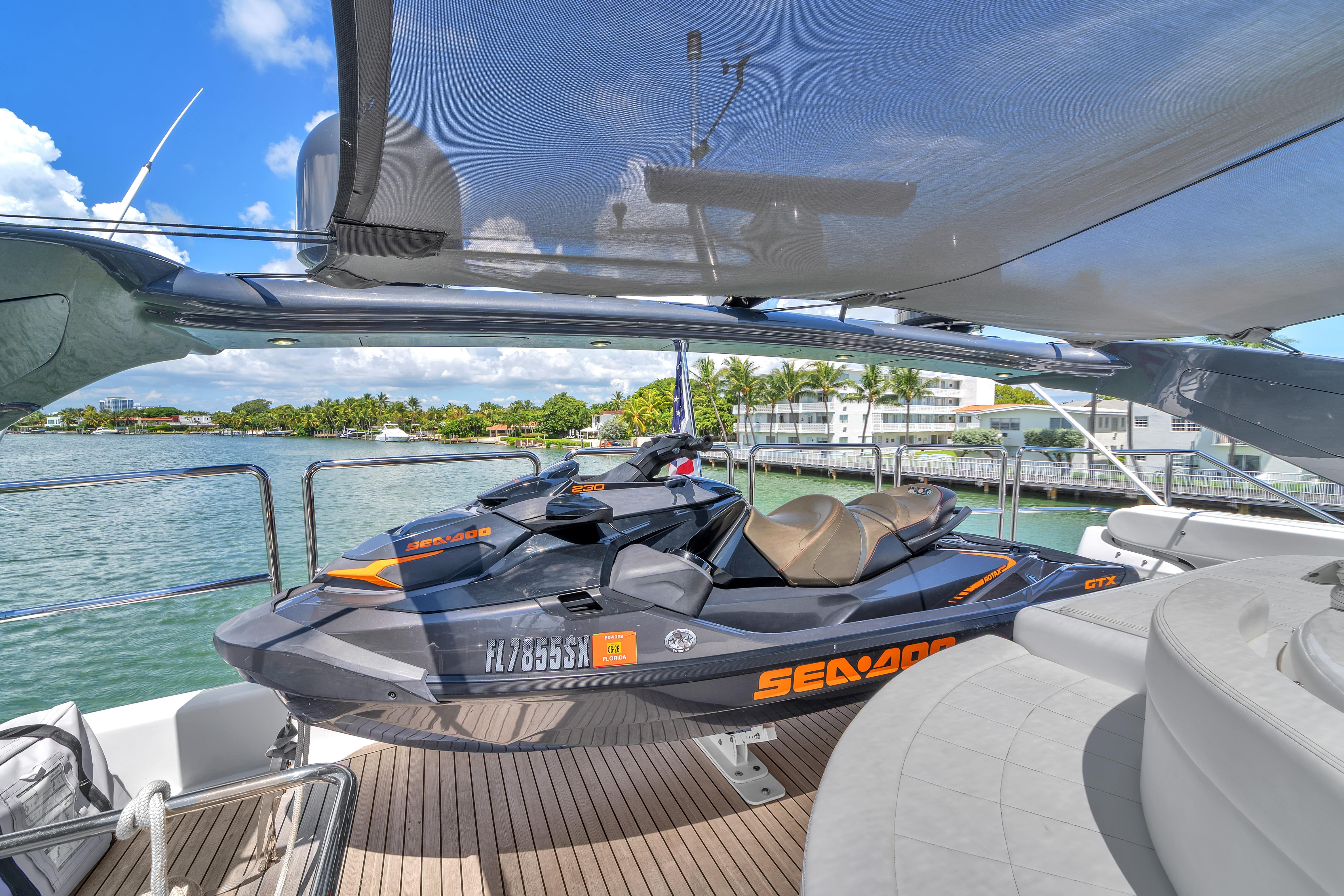 2002 Ferretti Yachts Custom Line 94 en venta (photo 74)