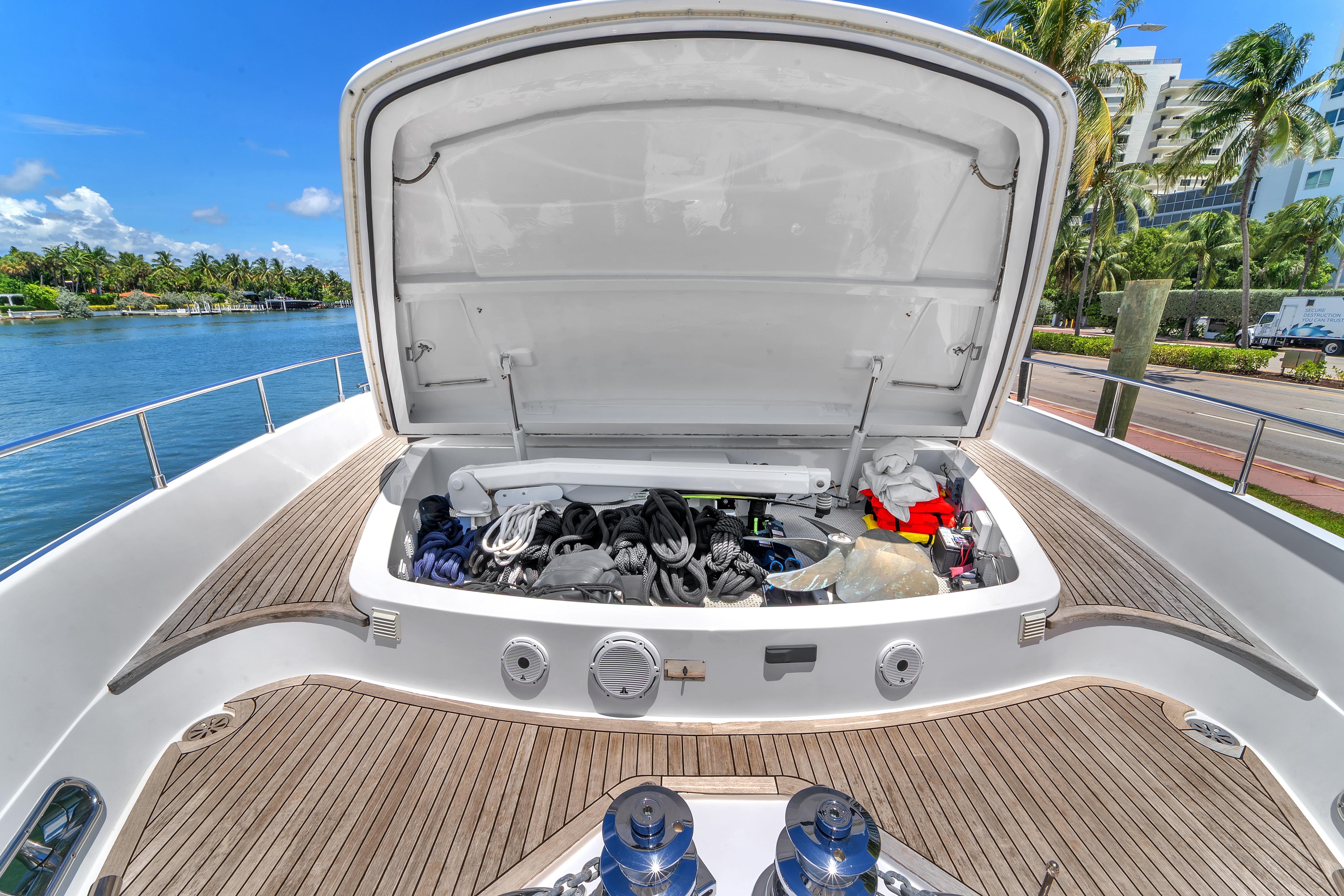 2002 Ferretti Yachts Custom Line 94 en venta (photo 110)