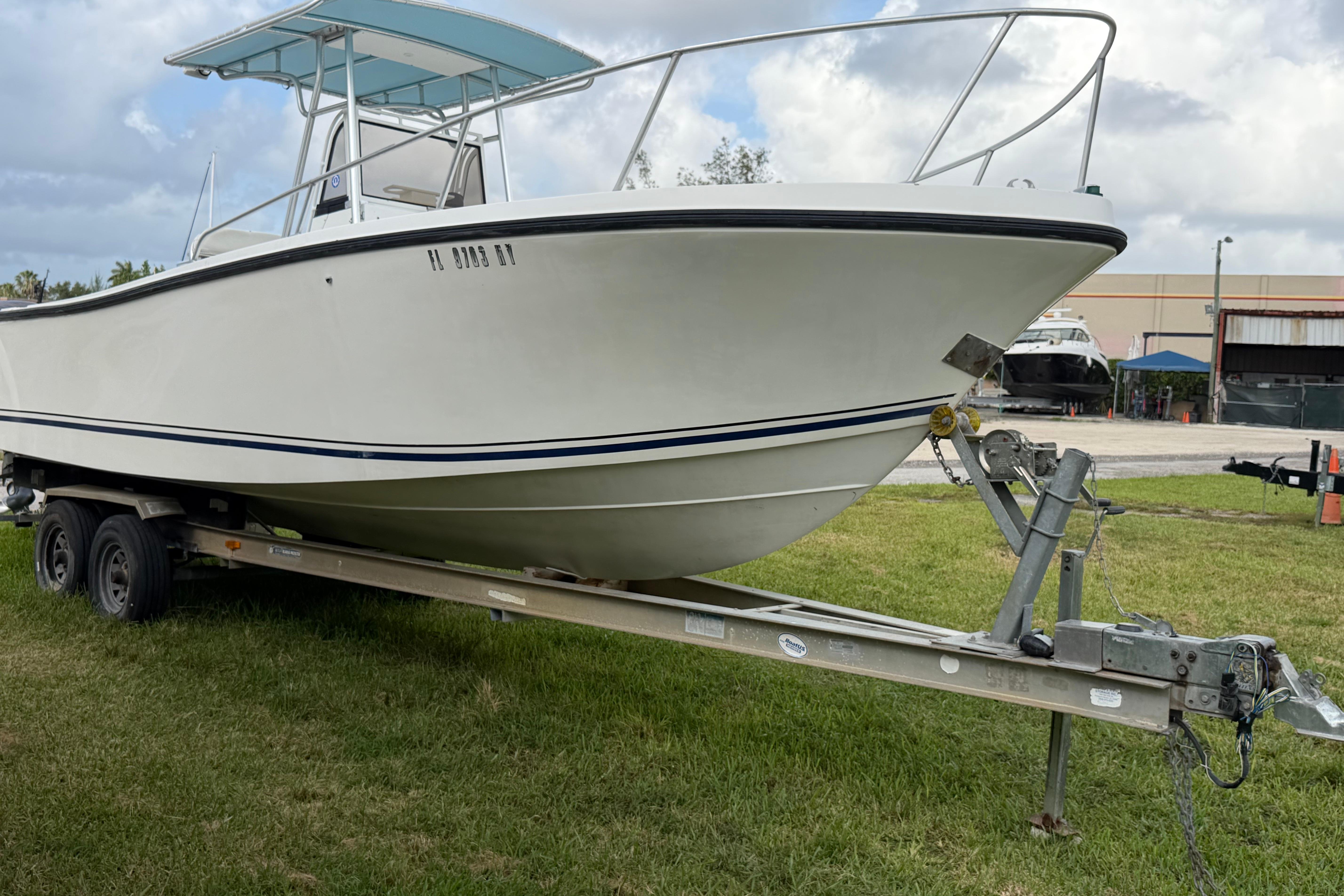 1993 Mako 261 Center Console for sale (photo 3)