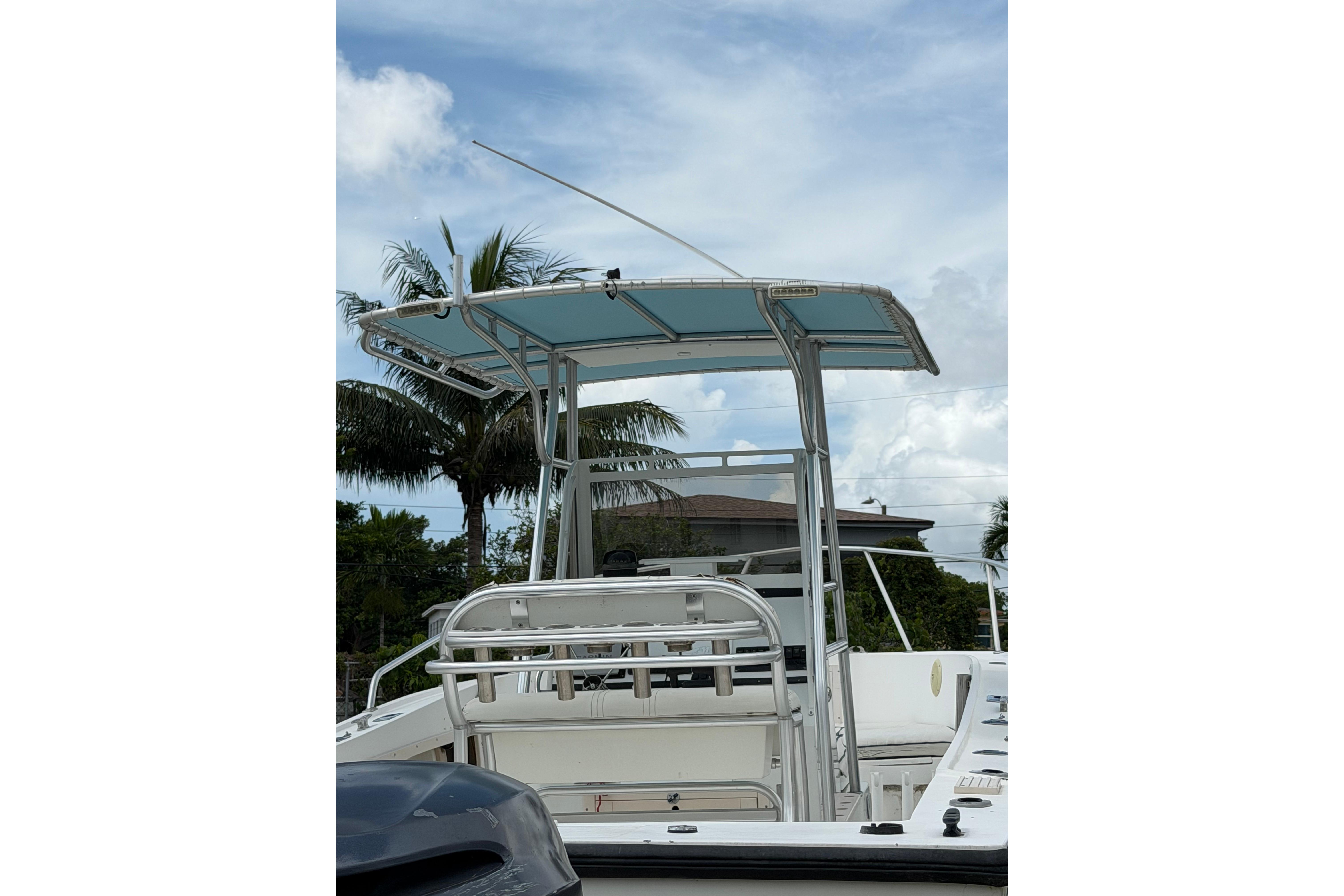 1993 Mako 261 Center Console for sale (photo 9)