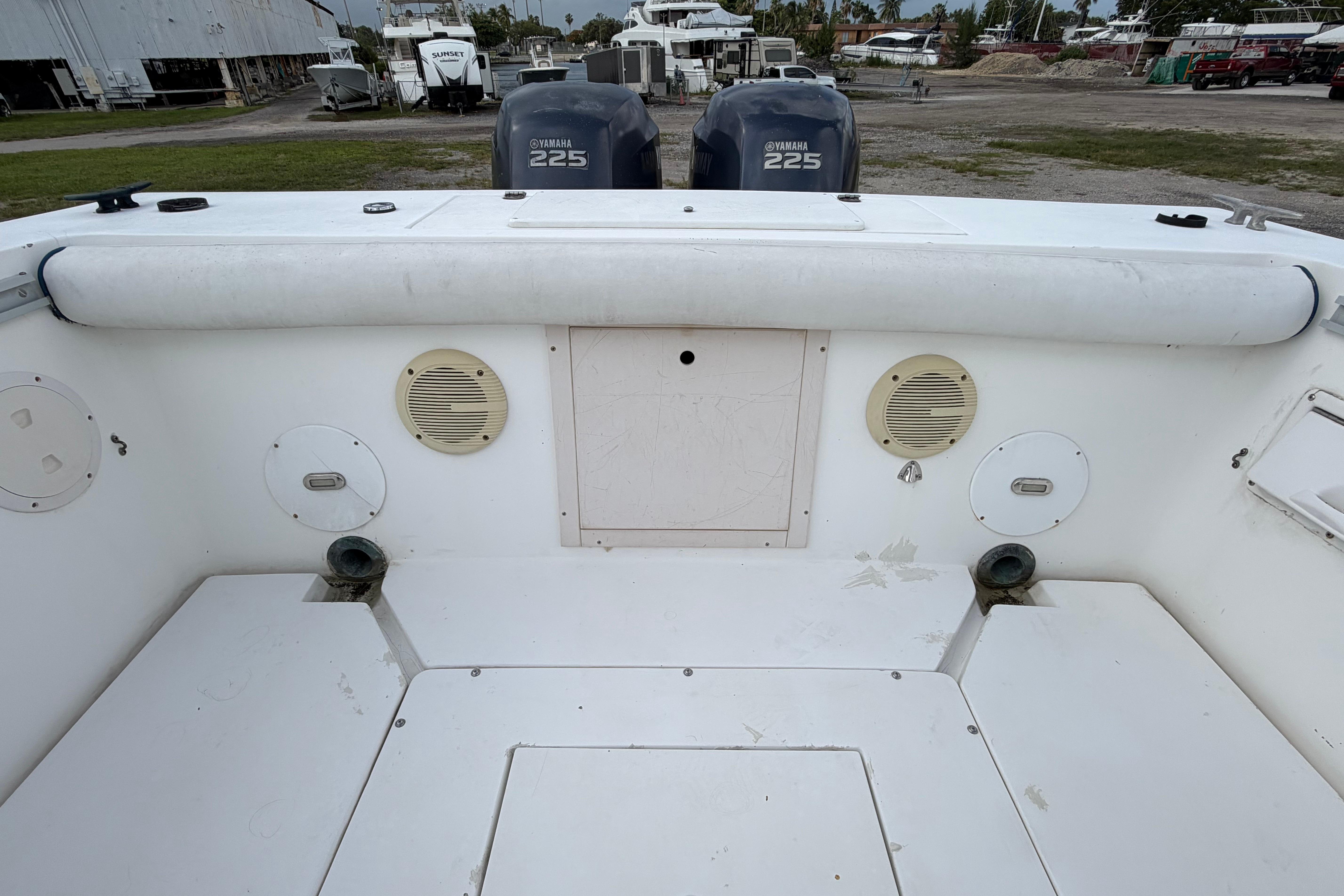 1993 Mako 261 Center Console for sale (photo 11)