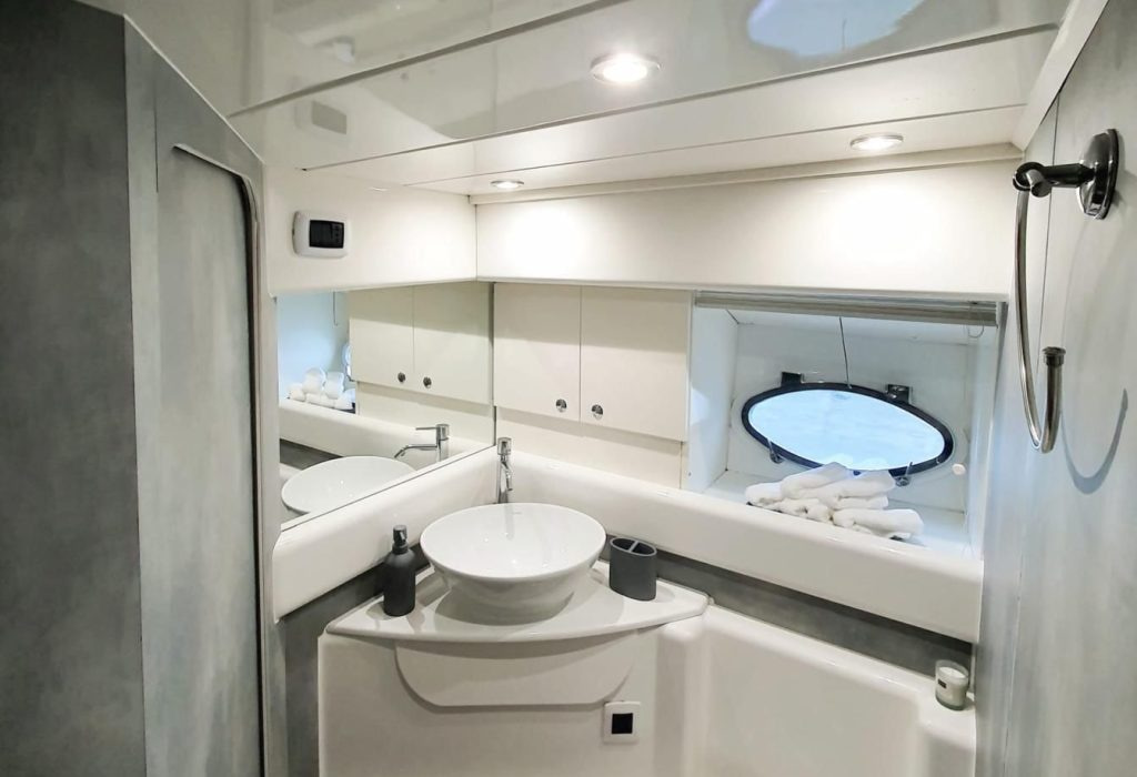 1995 Italcraft Ipanema 53 for charter (photo 7)
