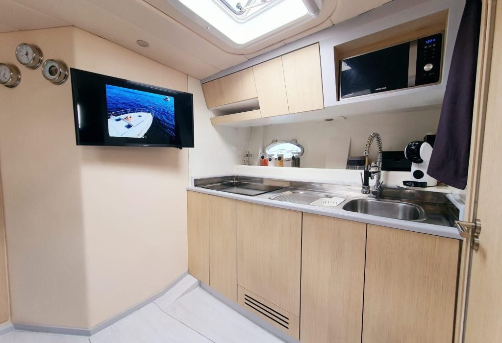 1995 Italcraft Ipanema 53 for charter (photo 10)