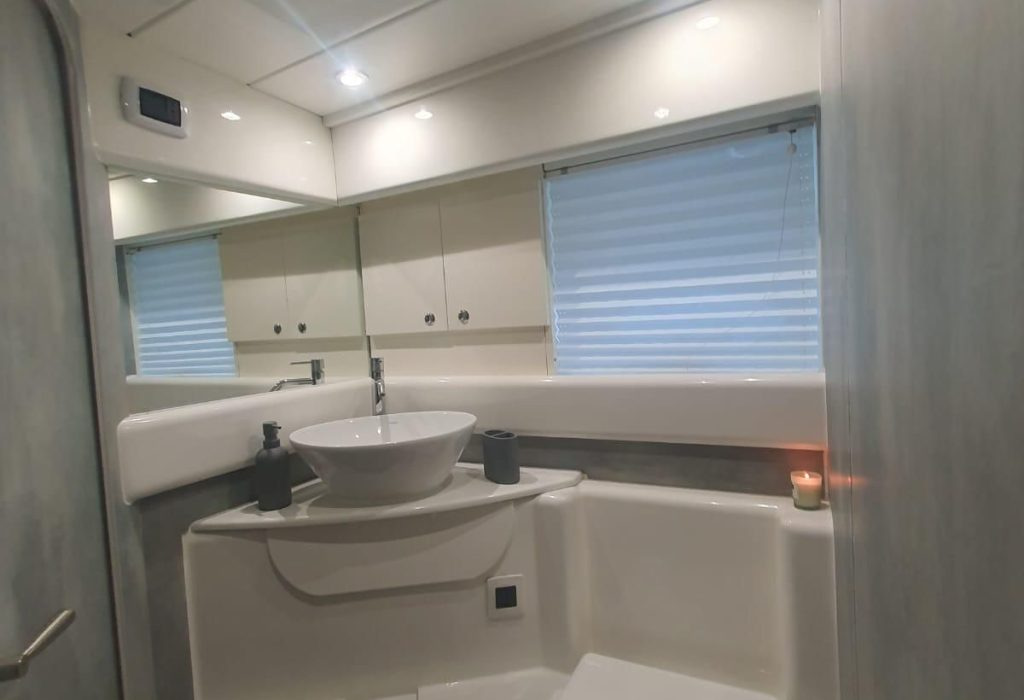 1995 Italcraft Ipanema 53 for charter (photo 11)