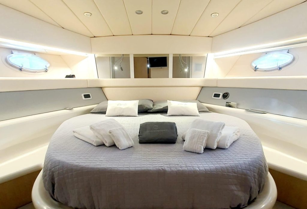 1995 Italcraft Ipanema 53 for charter (photo 12)