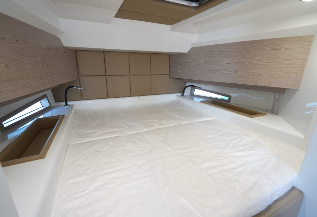 2025 Sacs Rebel 47 – EFB version en alquiler (photo 19)