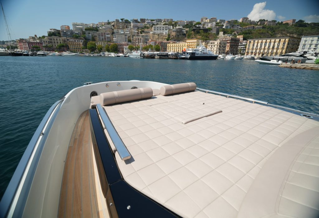 2025 Sacs Rebel 47 – EFB version en alquiler (photo 35)