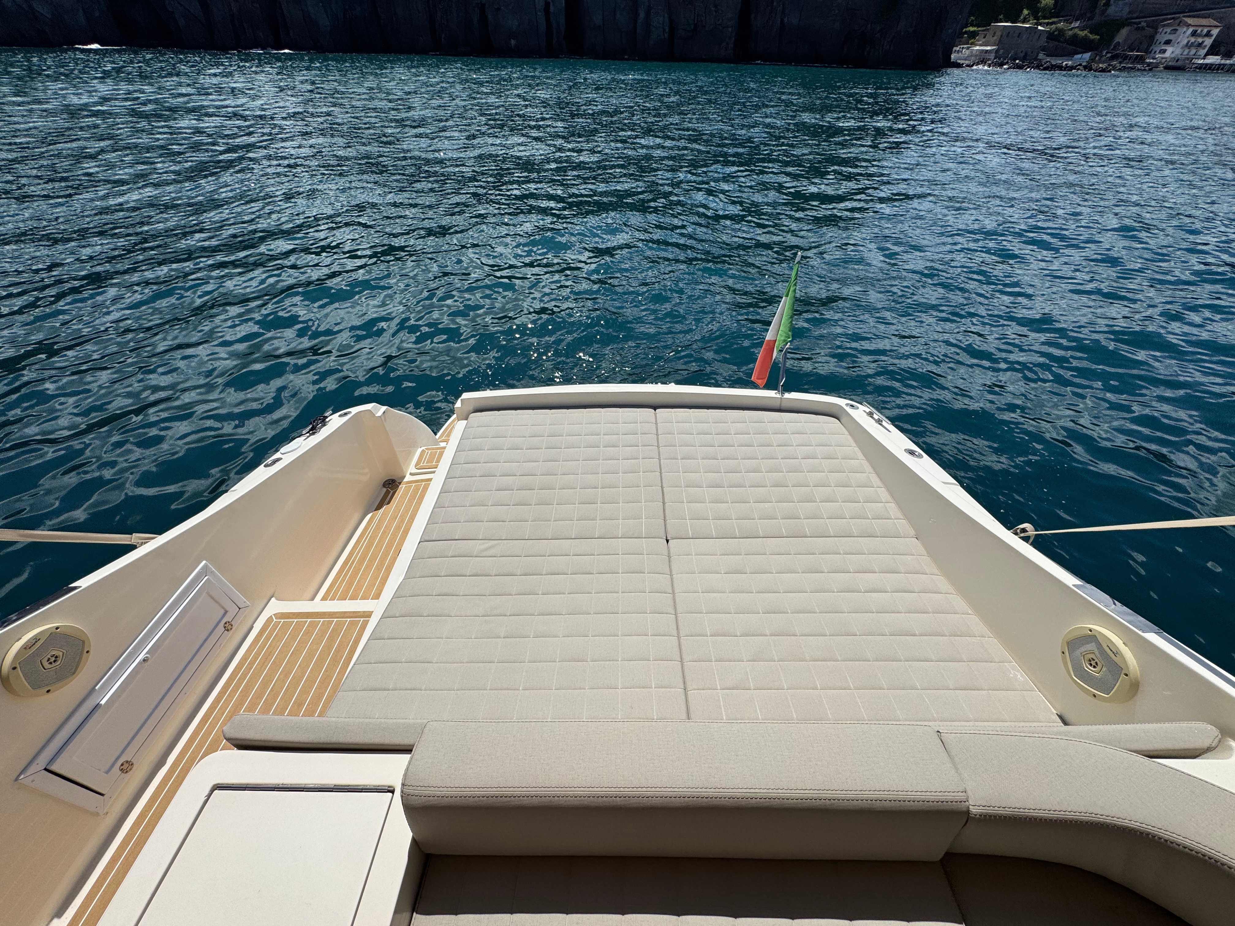 1996 Baia 43 Zero for charter (photo 8)