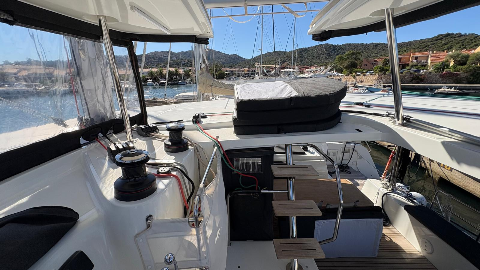 2019 Lagoon Lagoon 42 — for sale — roma, Italy — photo 1 of 6