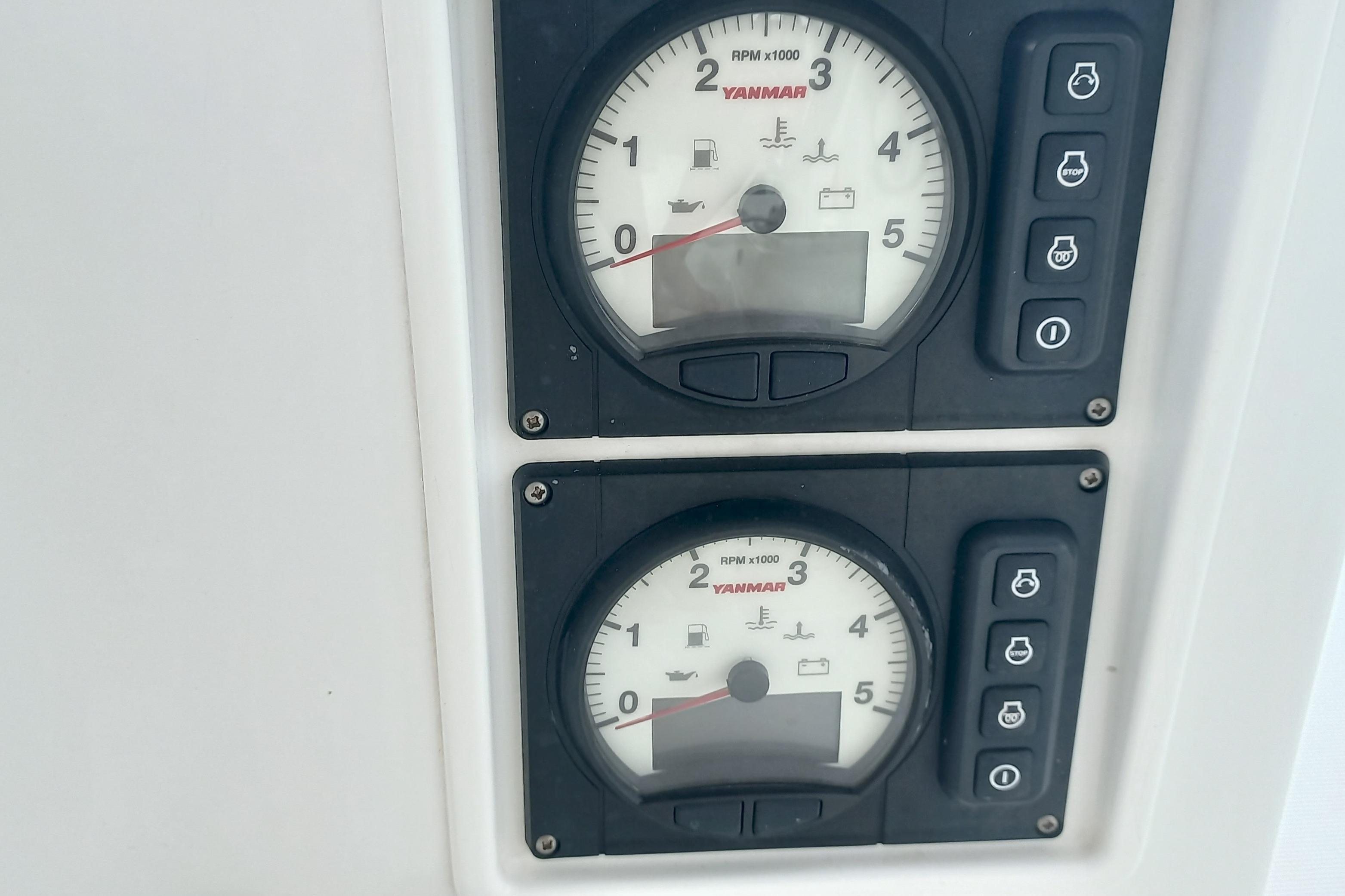 2014 Lagoon 52 F for sale (photo 32)