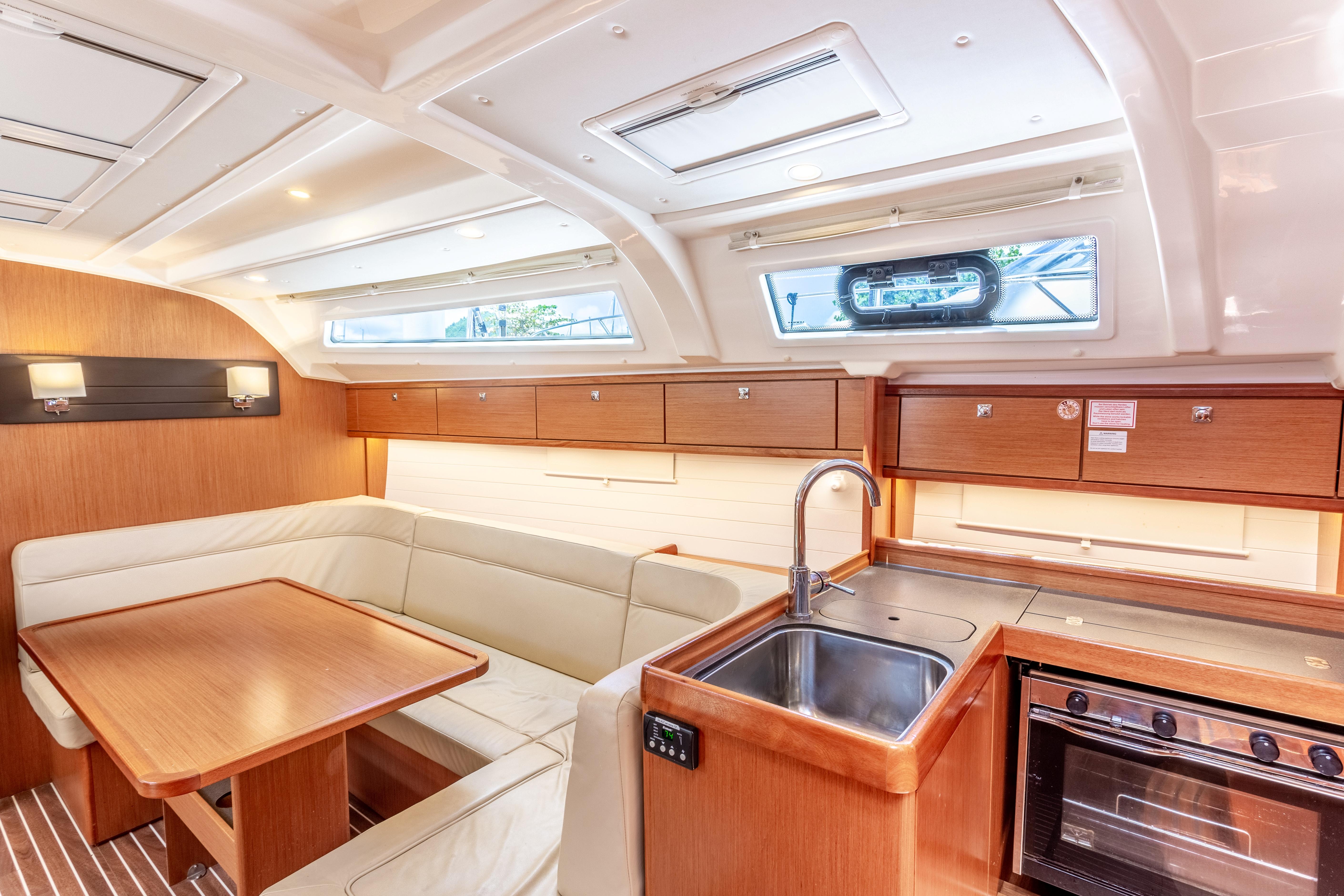 2018 Bavaria Cruiser 41 for sale (photo 11)