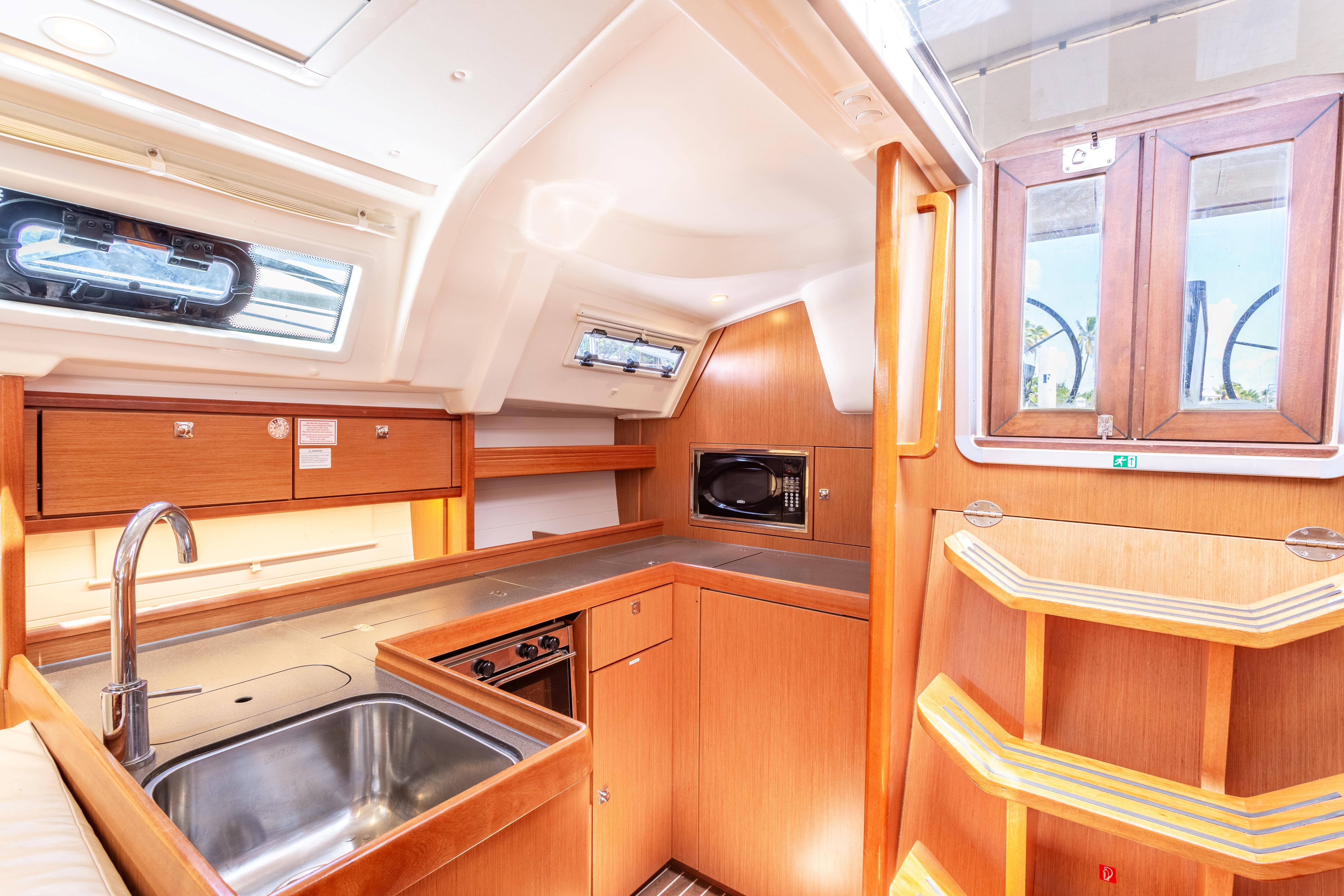 2018 Bavaria Cruiser 41 for sale (photo 13)