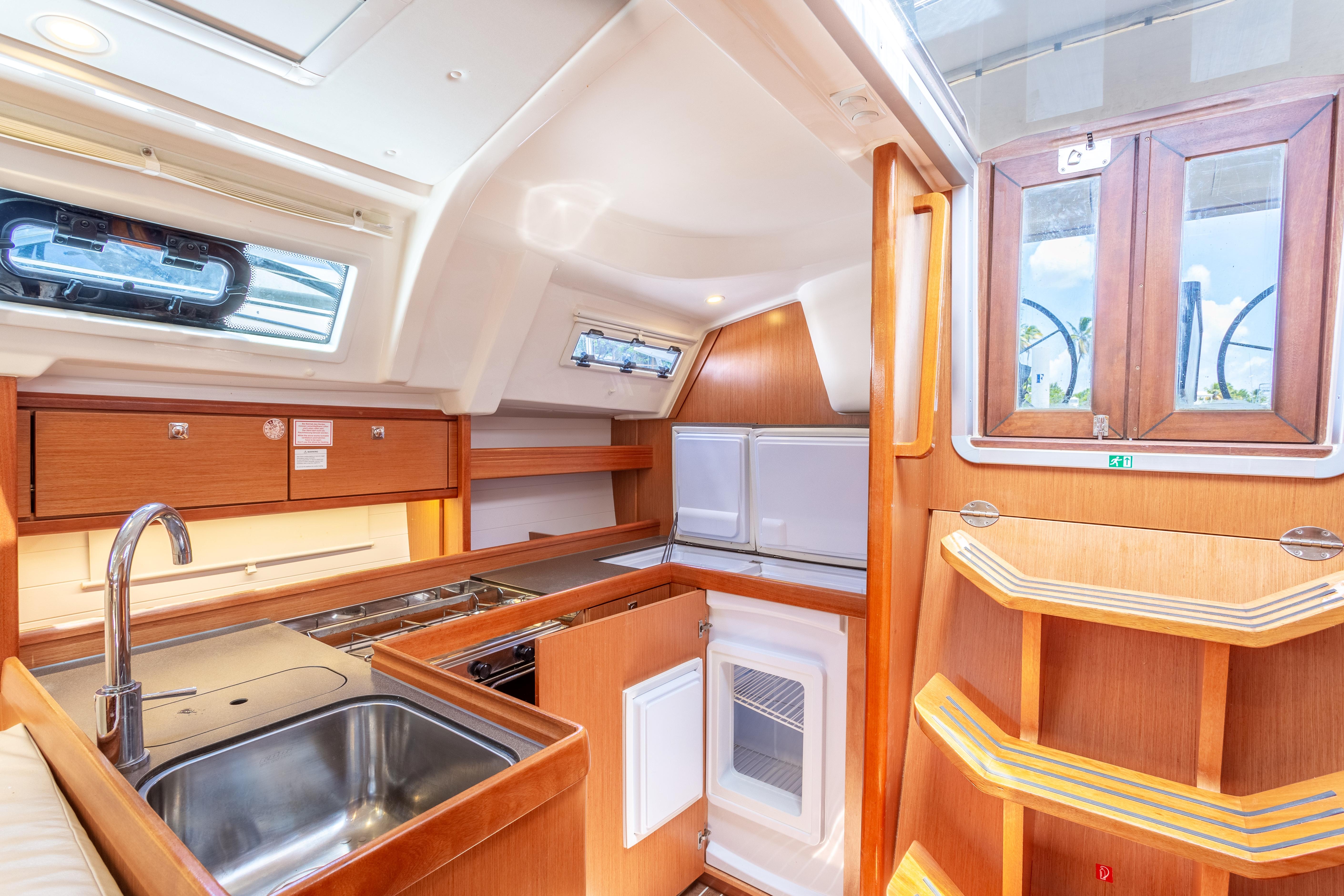 2018 Bavaria Cruiser 41 for sale (photo 14)