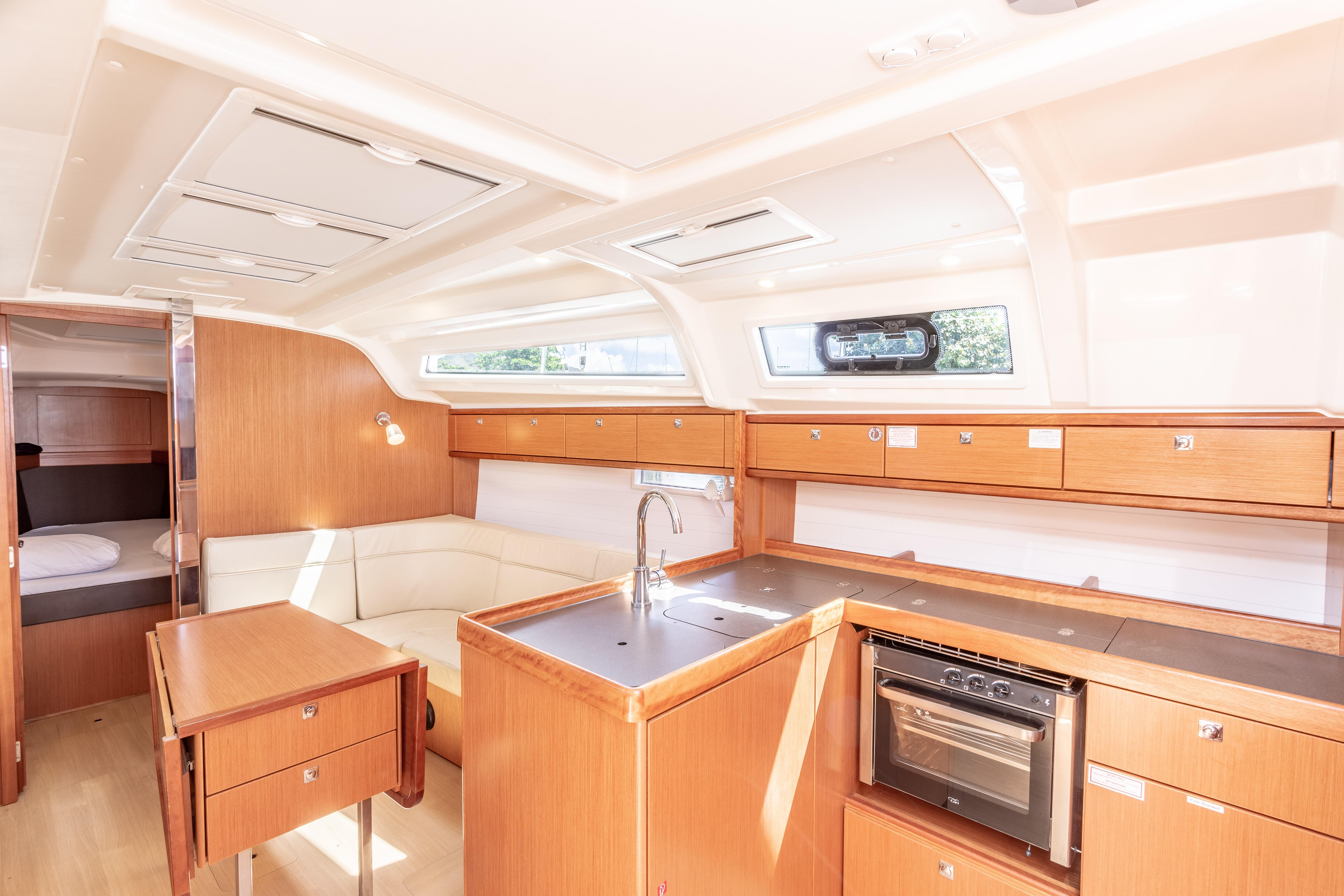 2018 Bavaria Cruiser 37 te koop (photo 17)
