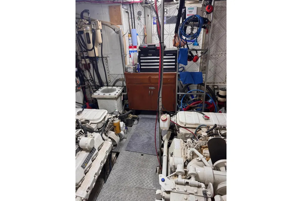 1983 DeFever Performance Offshore Cruiser à vendre (photo 46)