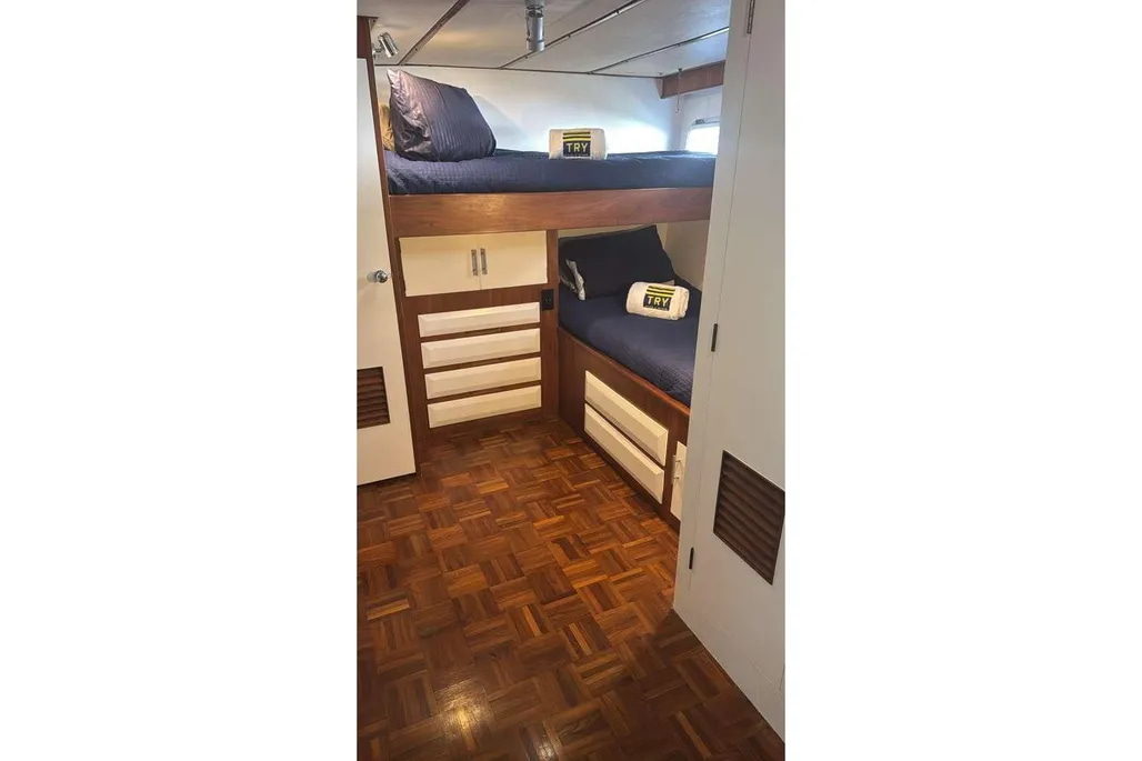 1983 DeFever Performance Offshore Cruiser à vendre (photo 60)