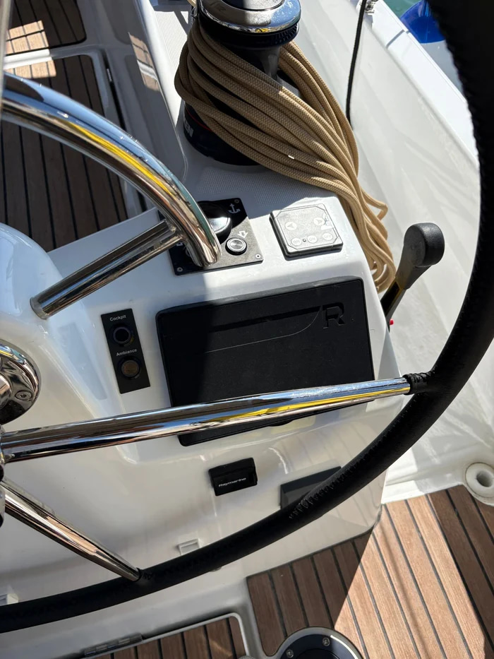 2025 Jeanneau Sun Odyssey 380 zu chartern (photo 6)