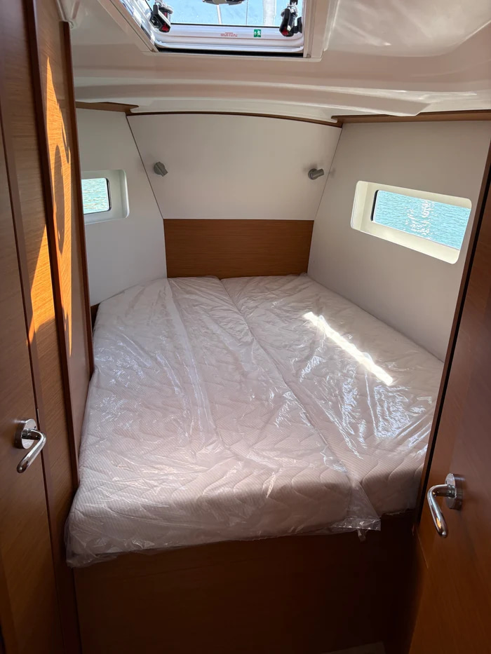 2025 Jeanneau Sun Odyssey 380 zu chartern (photo 11)