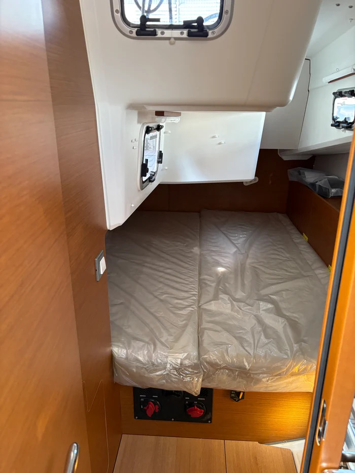 2025 Jeanneau Sun Odyssey 380 zu chartern (photo 12)