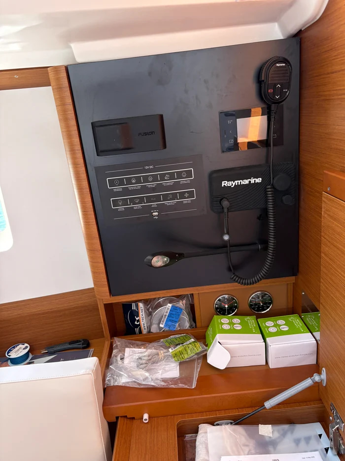 2025 Jeanneau Sun Odyssey 380 zu chartern (photo 16)