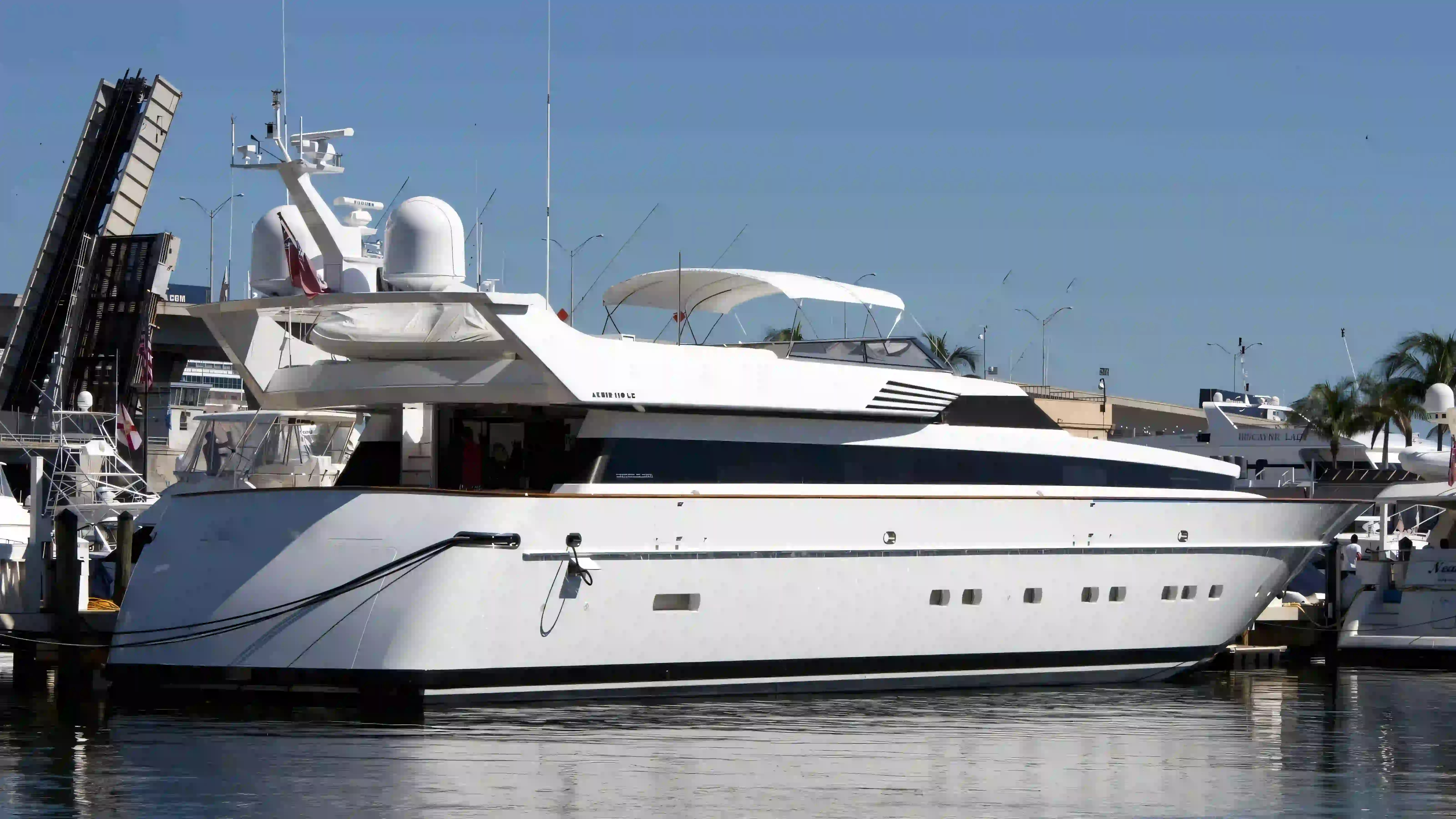 2000 Cantieri Di Pisa Akhir 110 for sale (photo 2)