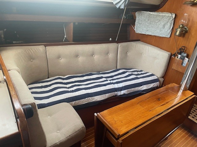 1984 Beneteau First 345 te koop (photo 22)