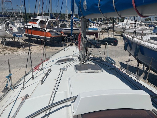 1993 KIRIE FEELING 326 for sale & charter (photo 9)