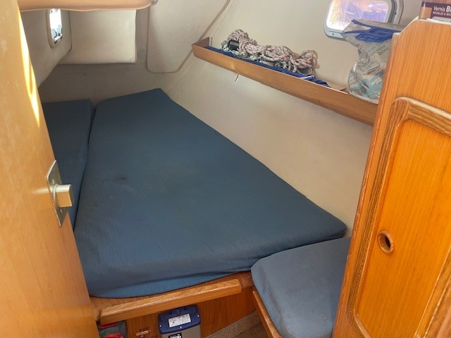 1993 KIRIE FEELING 326 for sale & charter (photo 23)