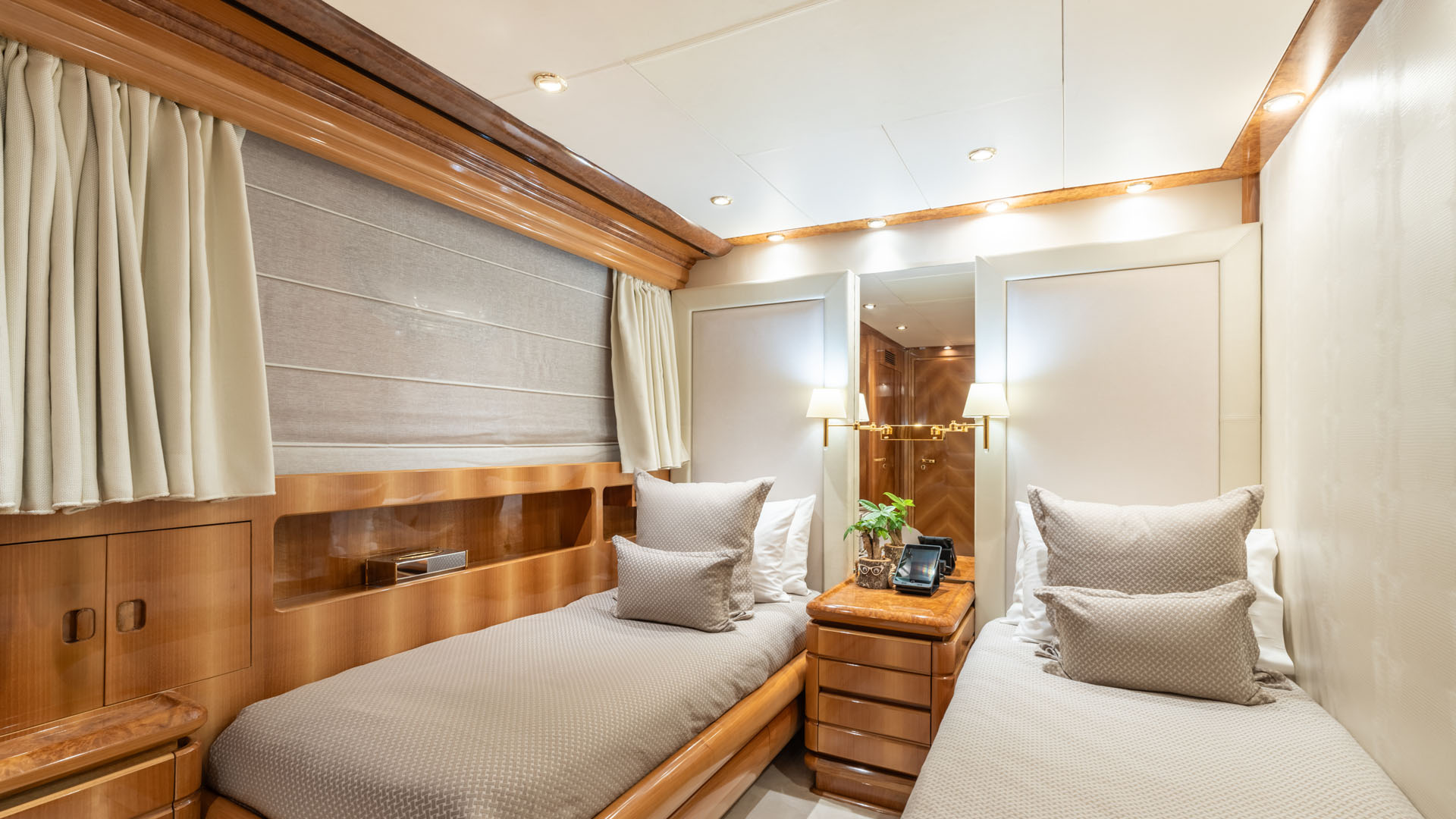 2003 Mondomarine Lady G II a noleggio (photo 20)