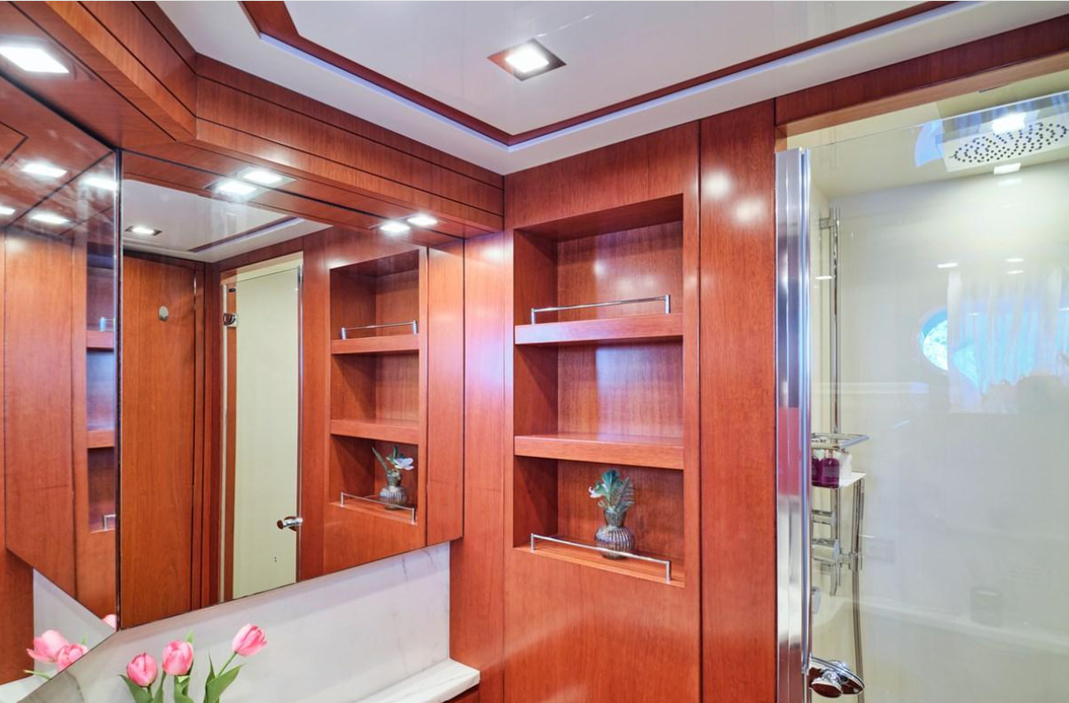2010 Maiora BIANCA for charter (photo 14)