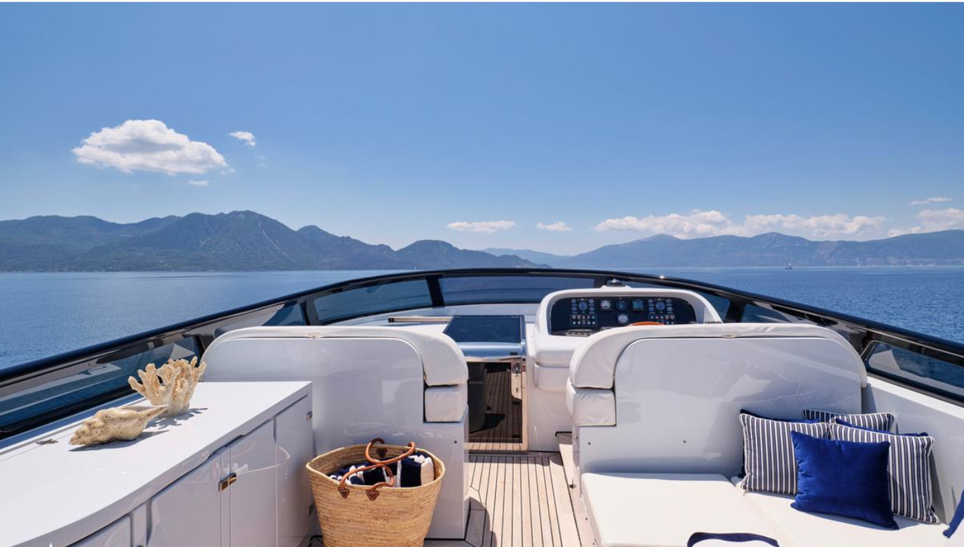 2010 Maiora BIANCA for charter (photo 20)