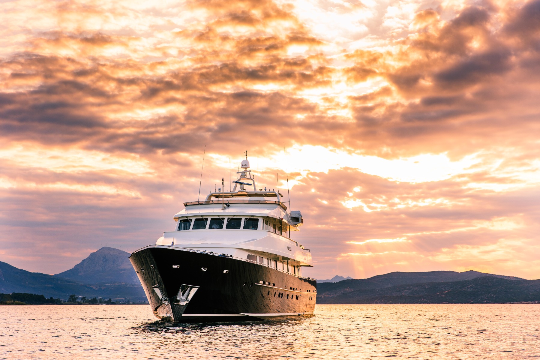1992 Heesen Custom for charter (photo 5)