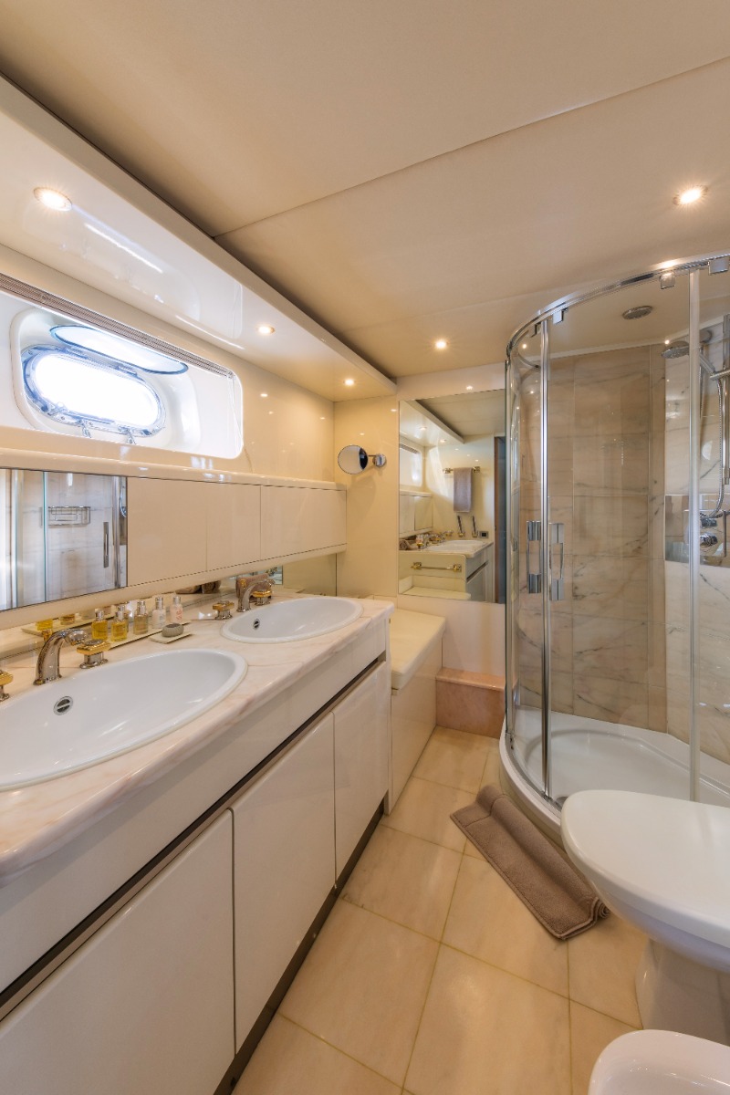1992 Heesen Custom for charter (photo 15)