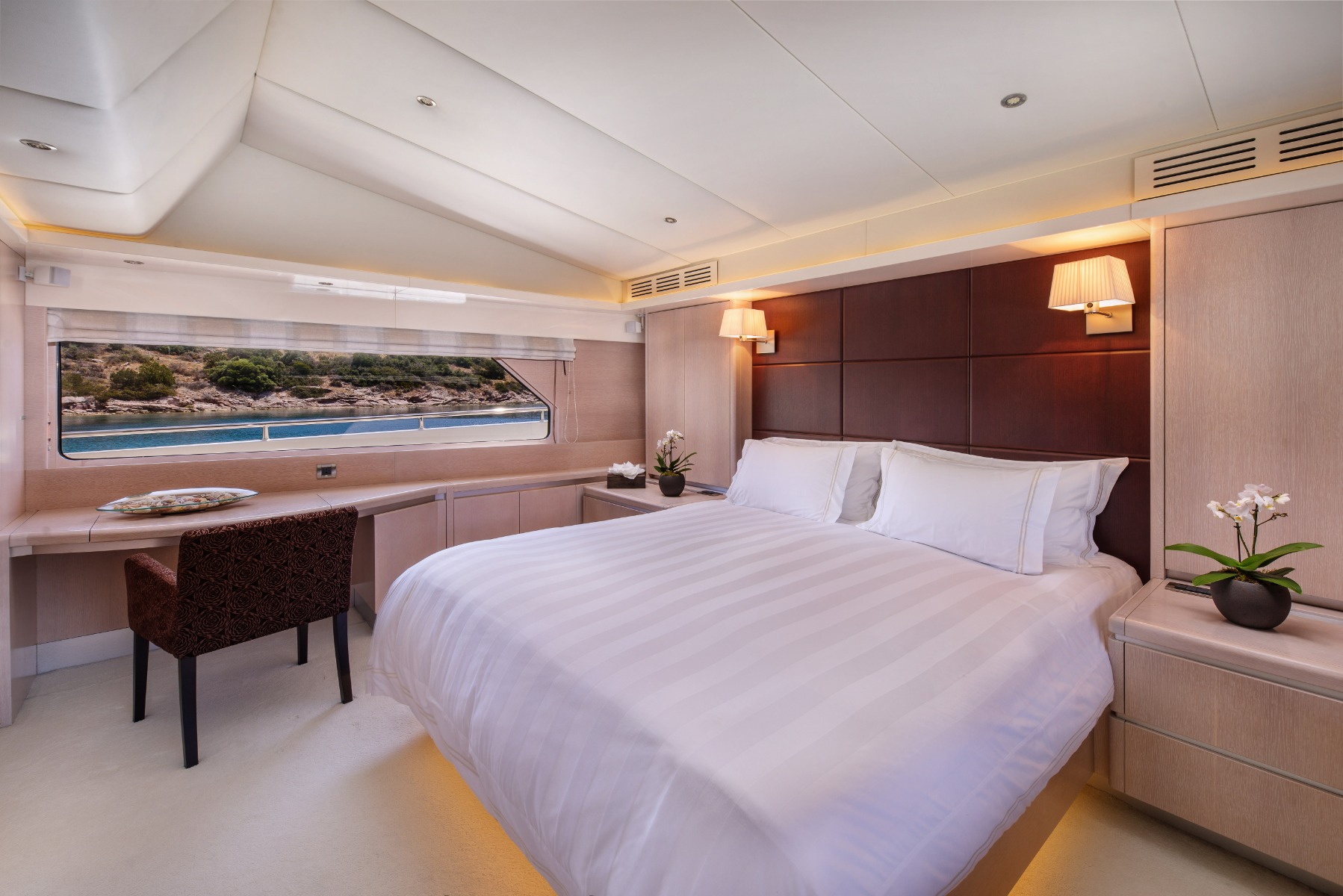 1992 Heesen Custom for charter (photo 16)