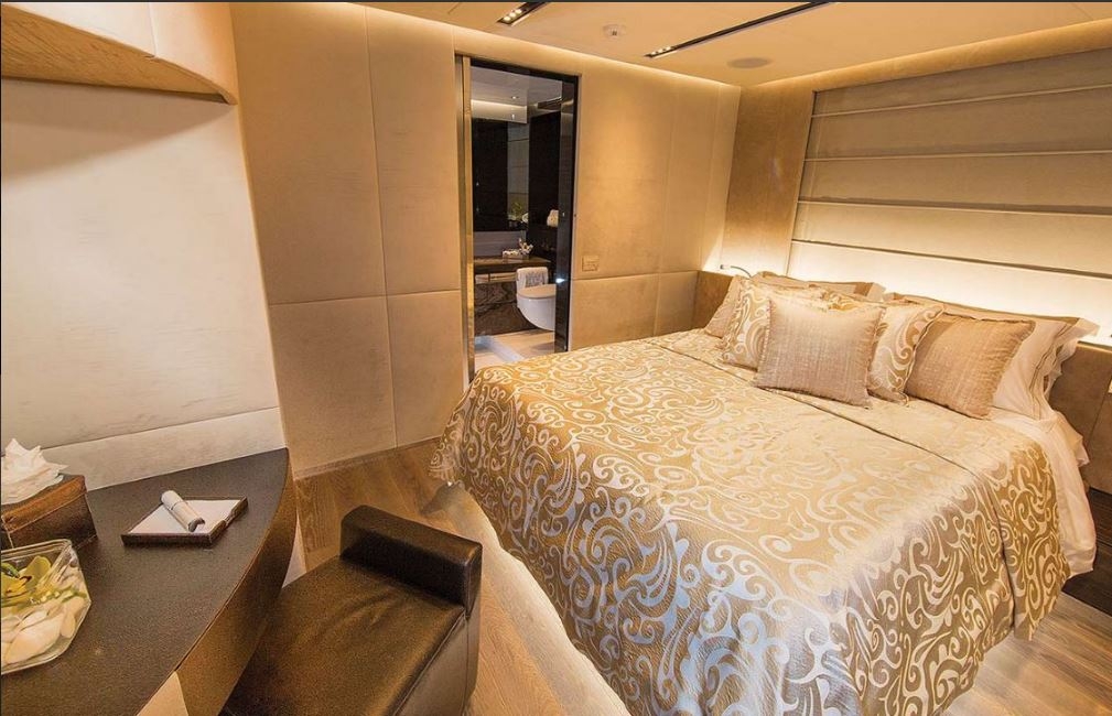2016 Admiral Custom te huur (photo 22)