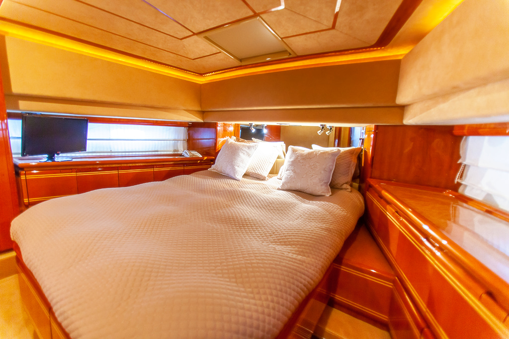 2001 Ferretti Ferretti 80 zu chartern (photo 8)