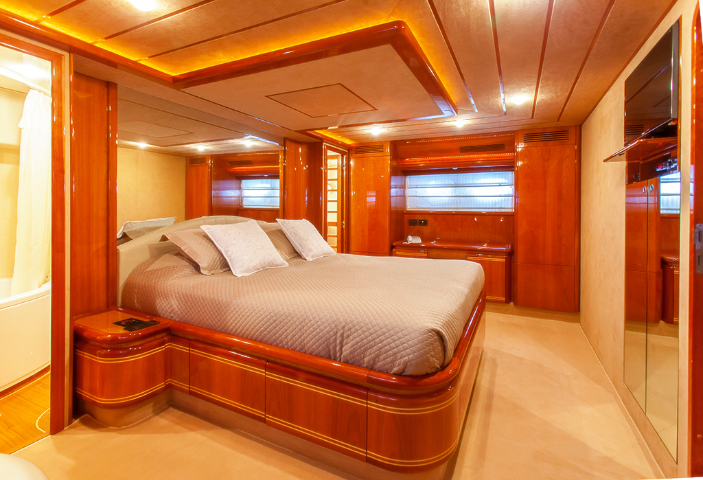 2001 Ferretti Ferretti 80 zu chartern (photo 9)