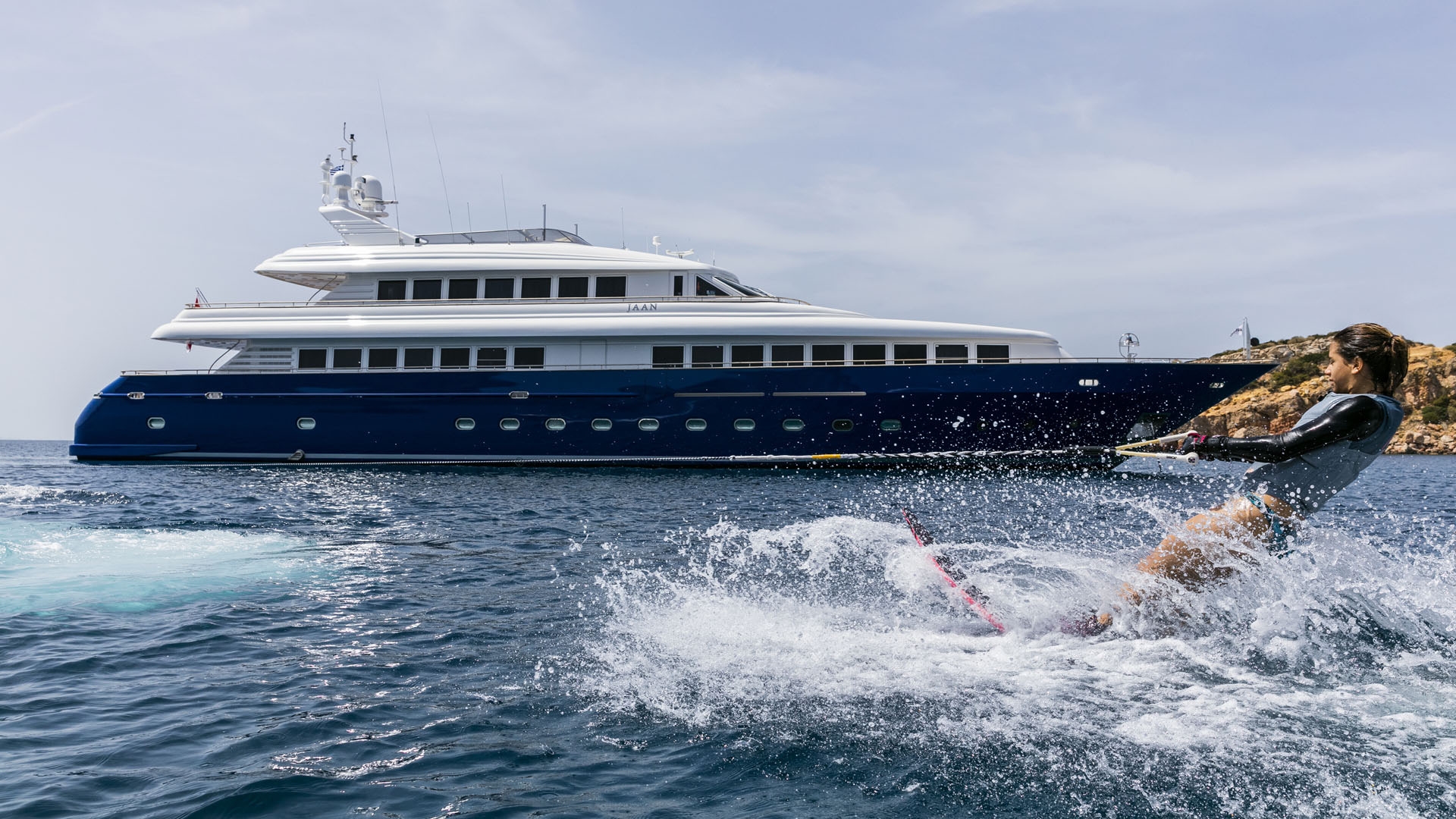 1997 Intermarine JAAN for charter (photo 2)