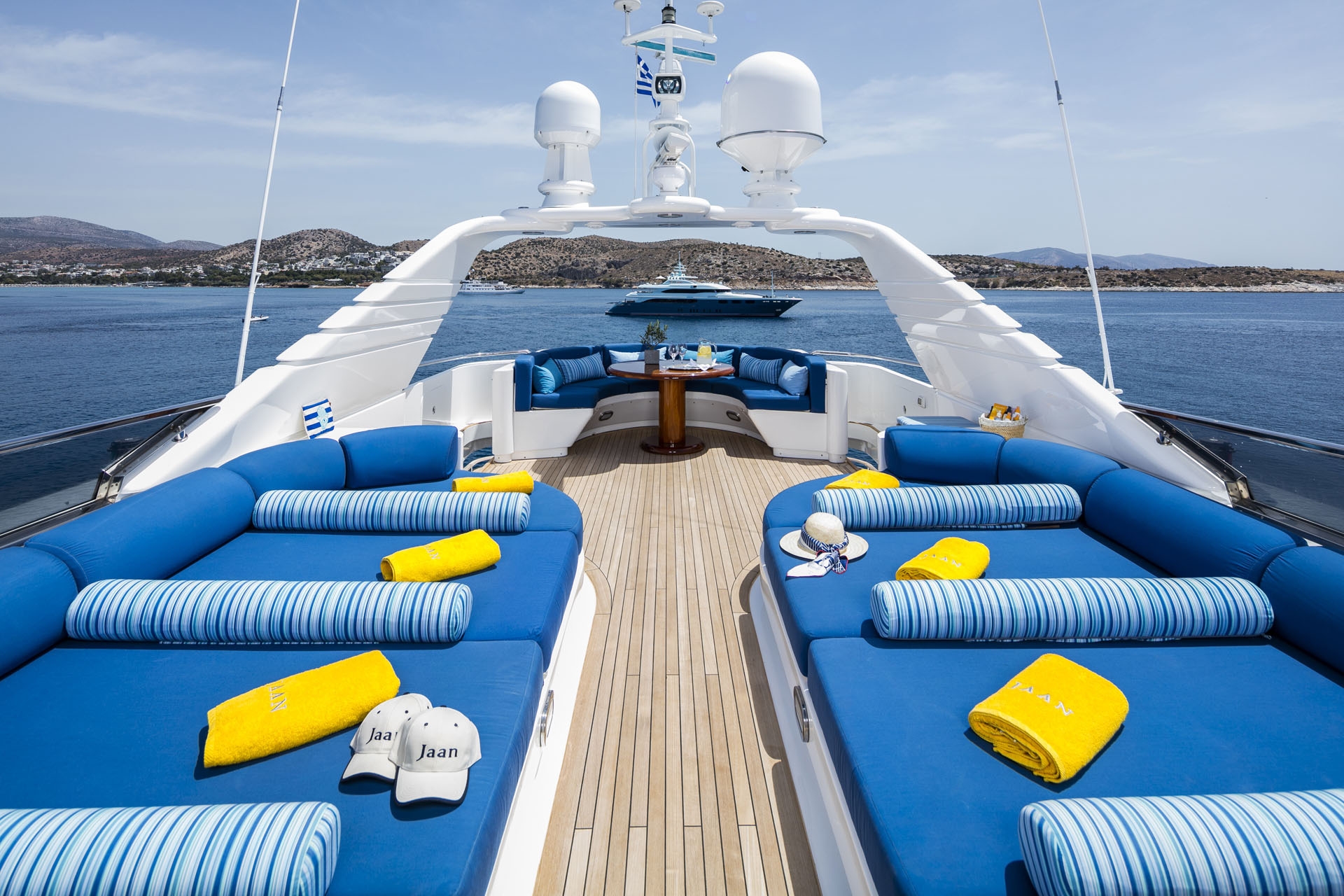 1997 Intermarine JAAN for charter (photo 4)