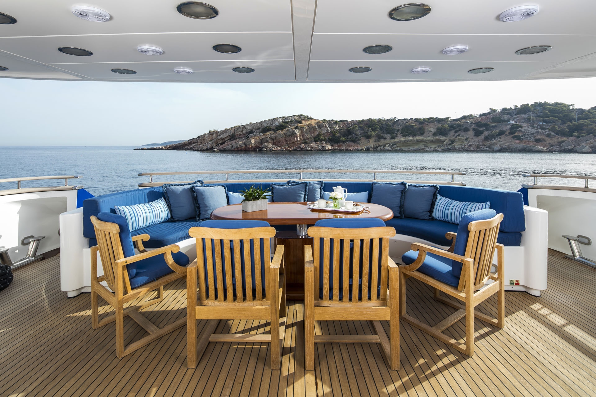 1997 Intermarine JAAN for charter (photo 9)