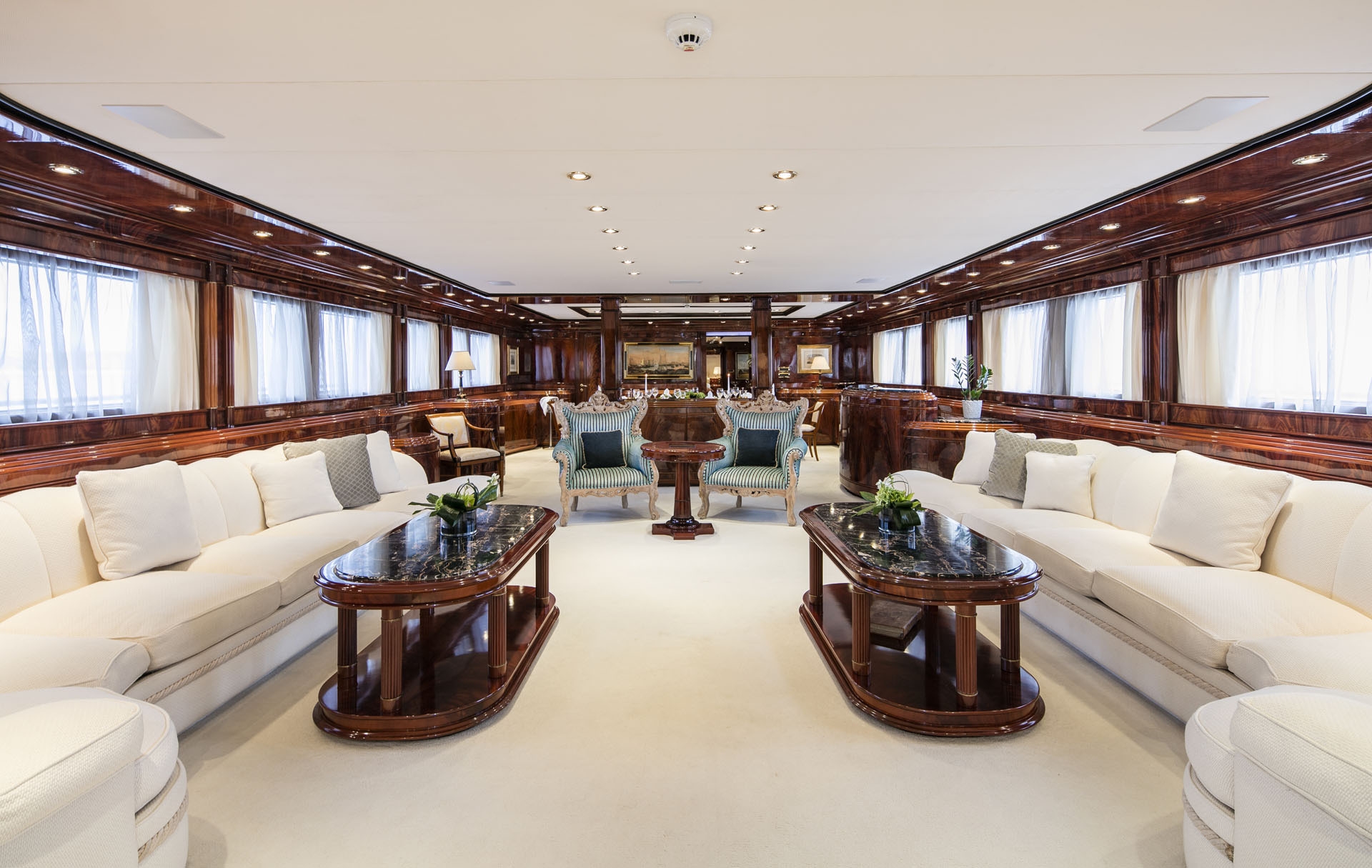 1997 Intermarine JAAN for charter (photo 12)