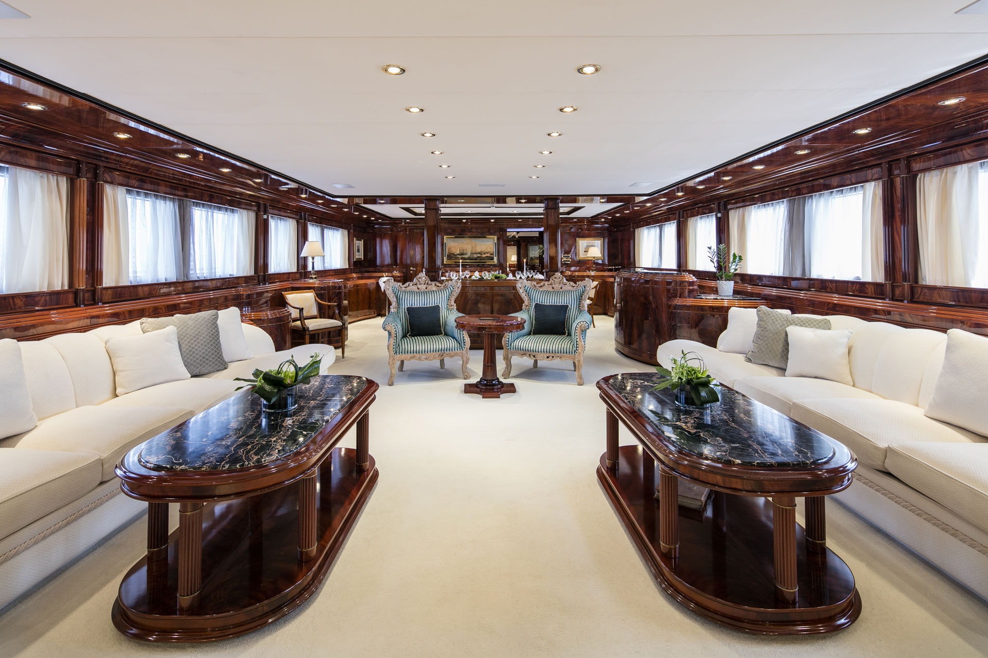 1997 Intermarine JAAN for charter (photo 17)