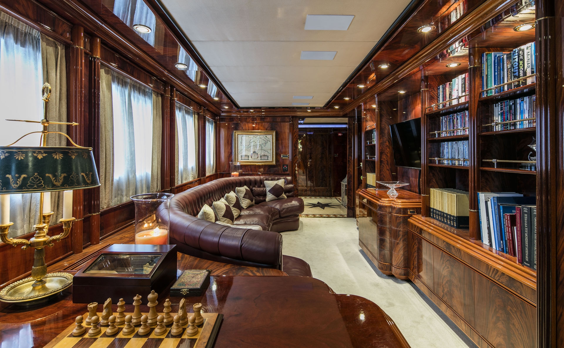 1997 Intermarine JAAN for charter (photo 21)