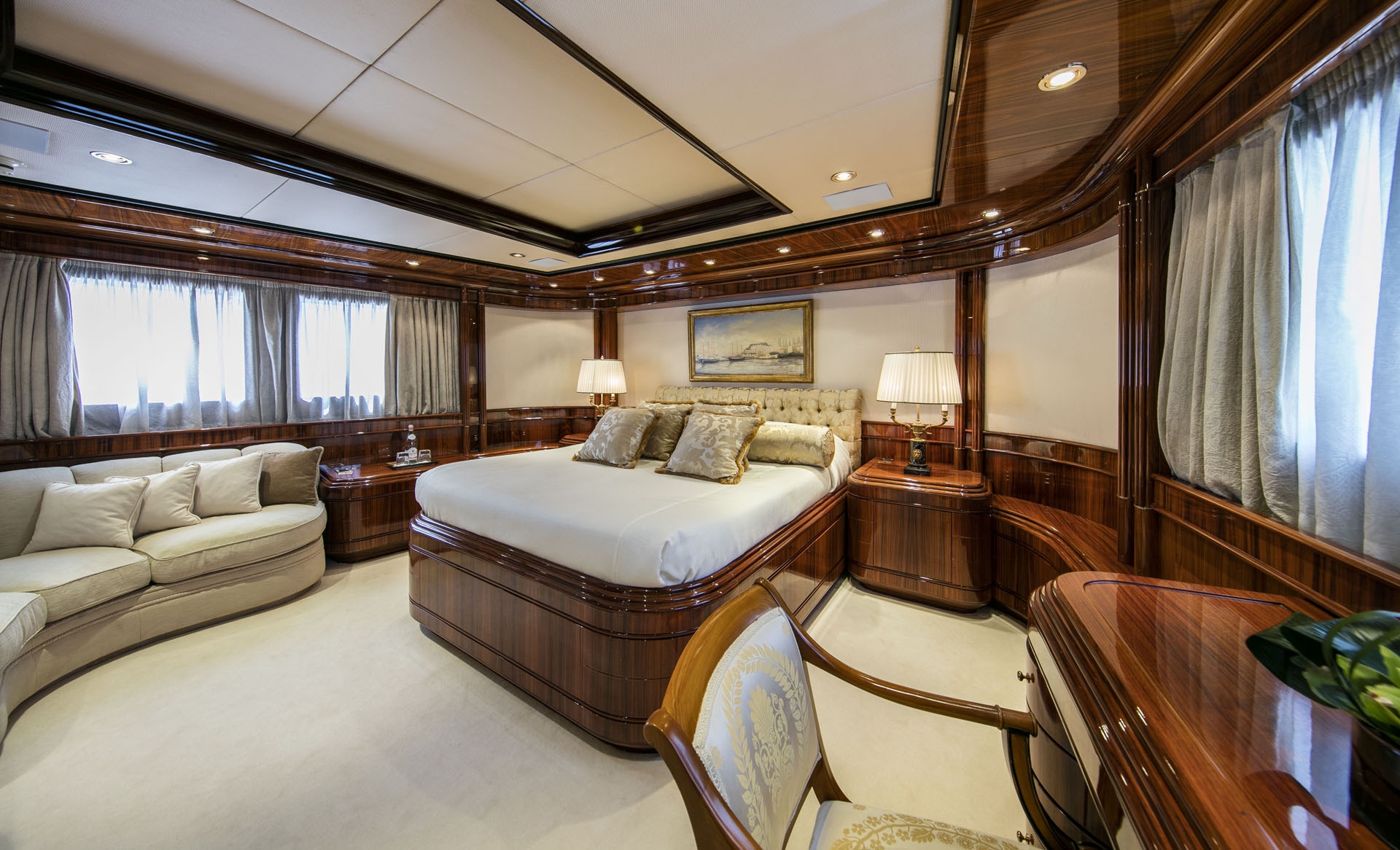 1997 Intermarine JAAN for charter (photo 22)