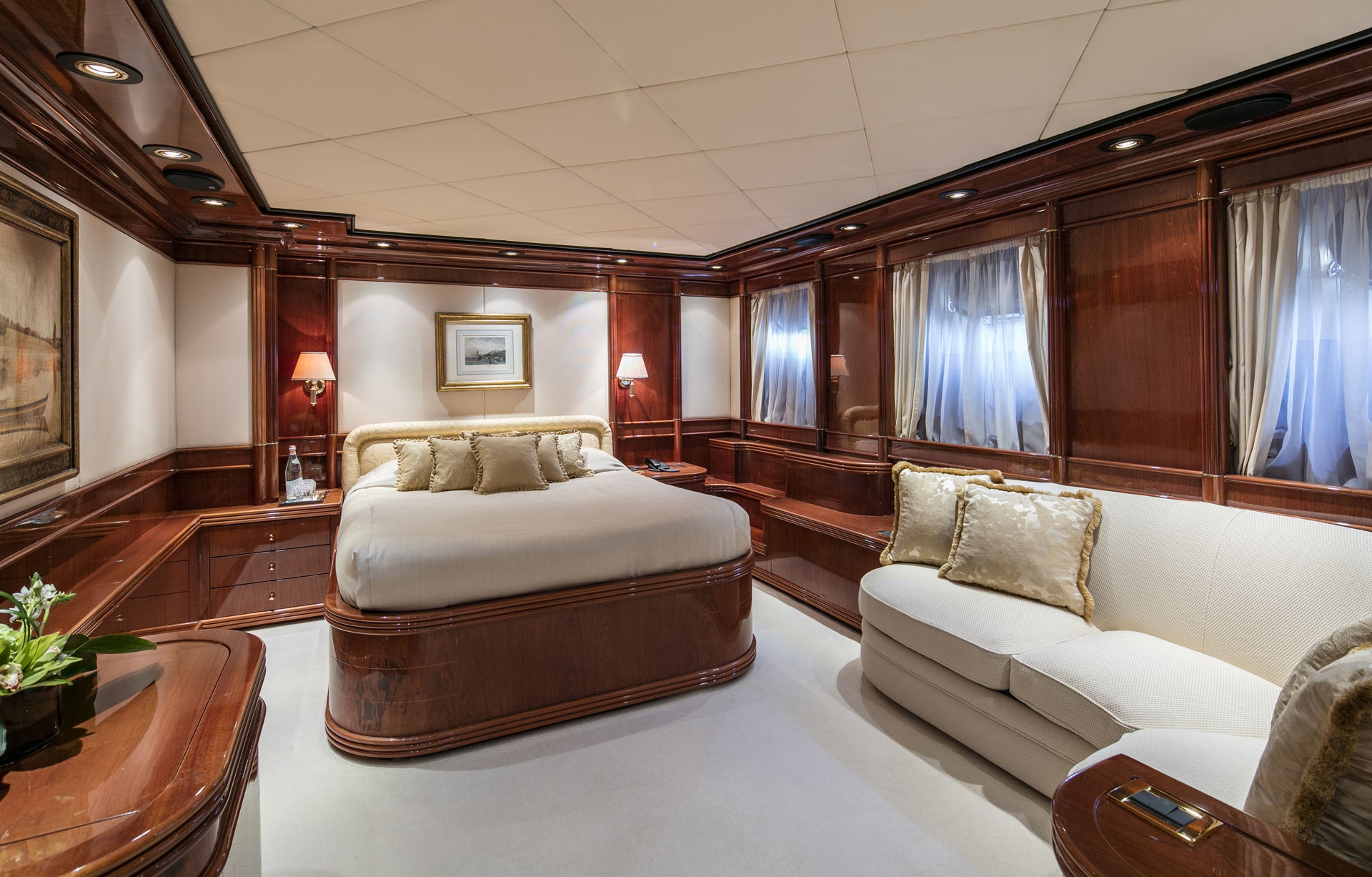 1997 Intermarine JAAN for charter (photo 25)