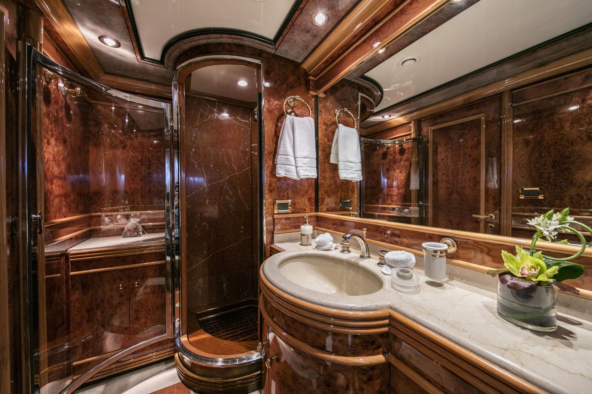 1997 Intermarine JAAN for charter (photo 29)