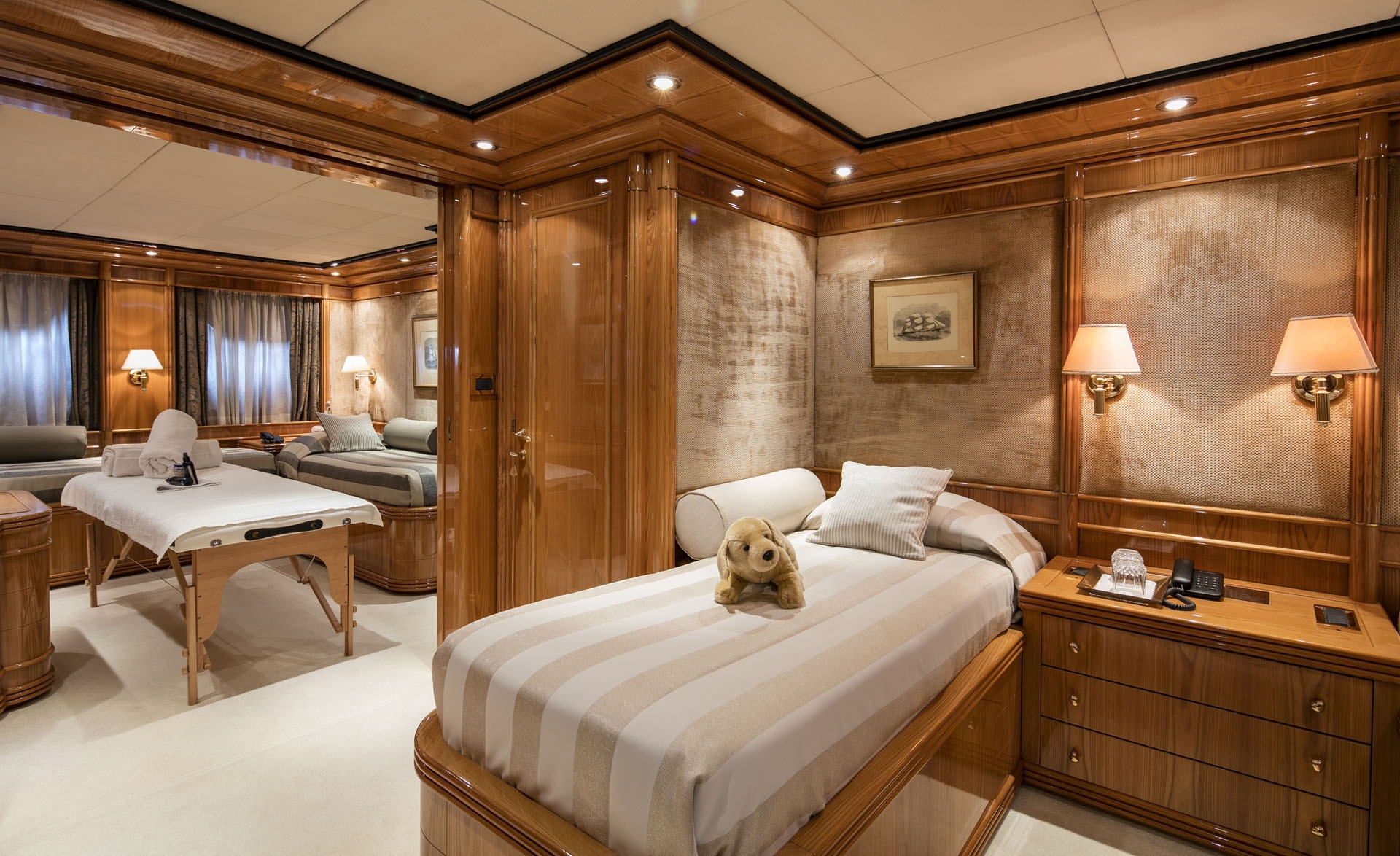 1997 Intermarine JAAN for charter (photo 30)