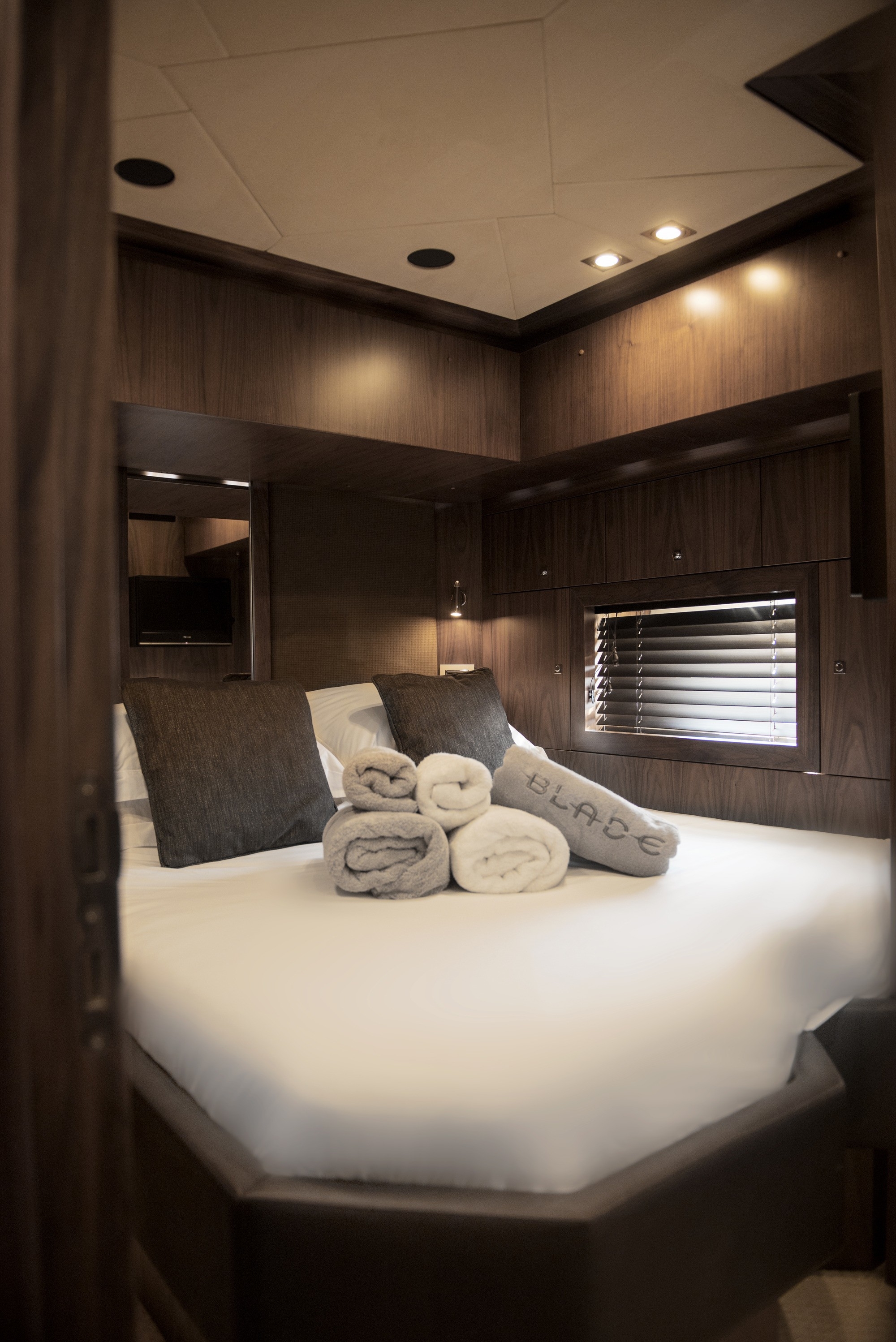 2009 Sunseeker BLADE 6 na czarter (photo 15)